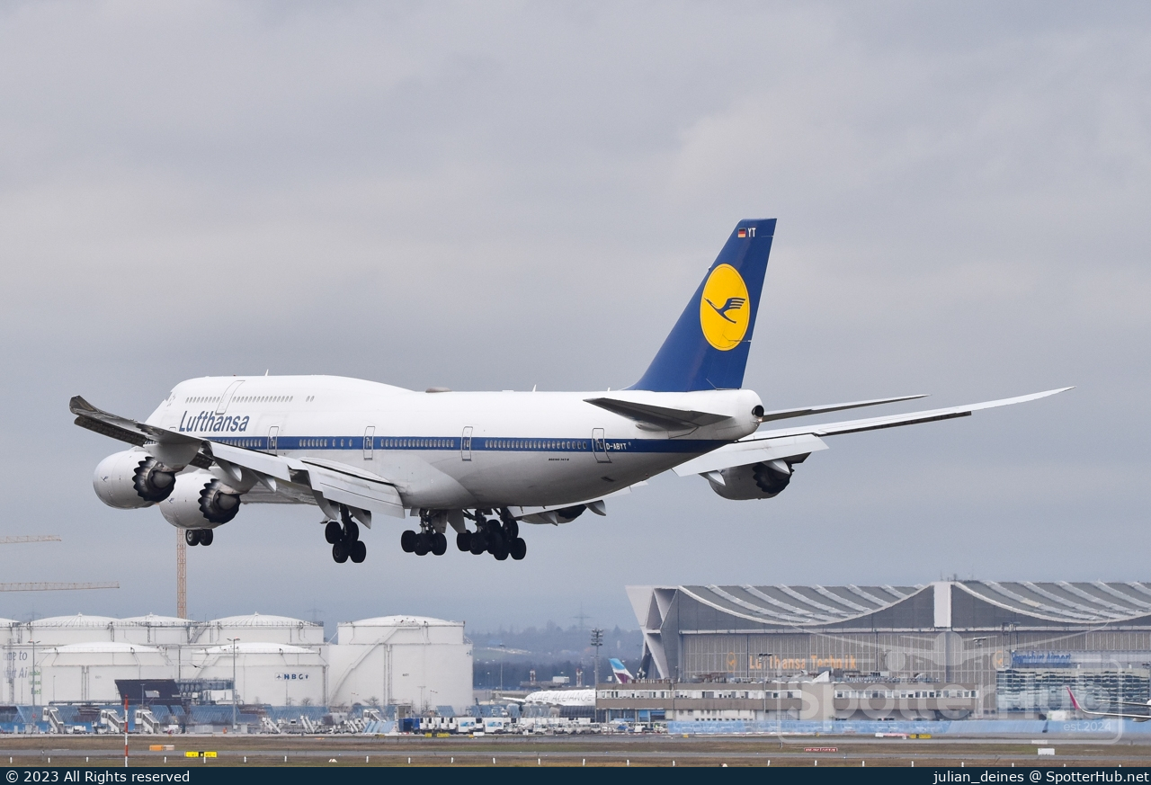 Photo of D-ABYT - Boeing 747-830 operated by Lufthansa