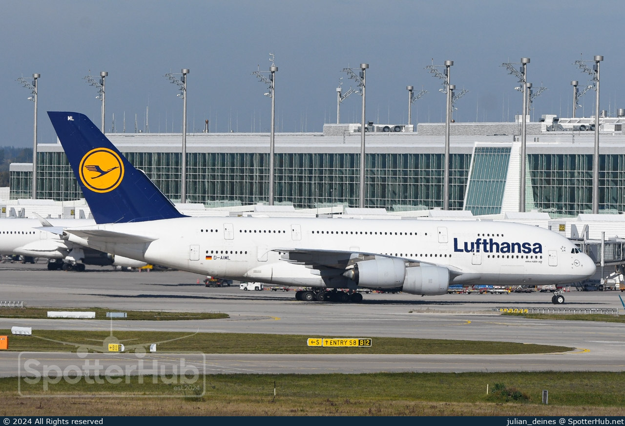 Photo of D-AIML - Airbus A380-841 operated by Lufthansa