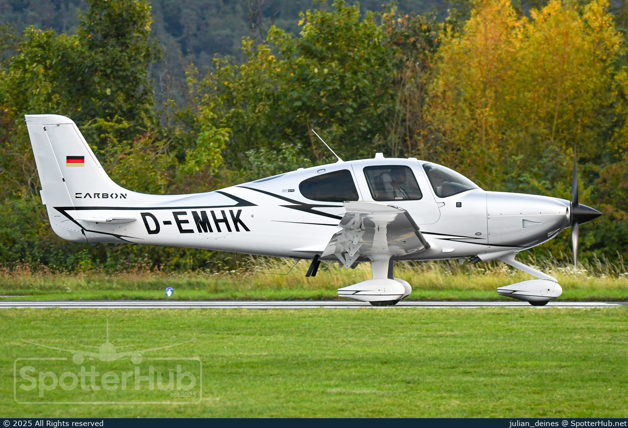 Photo of D-EMHK - Cirrus SR22T G6 GTS operated by Westflug Flight Training