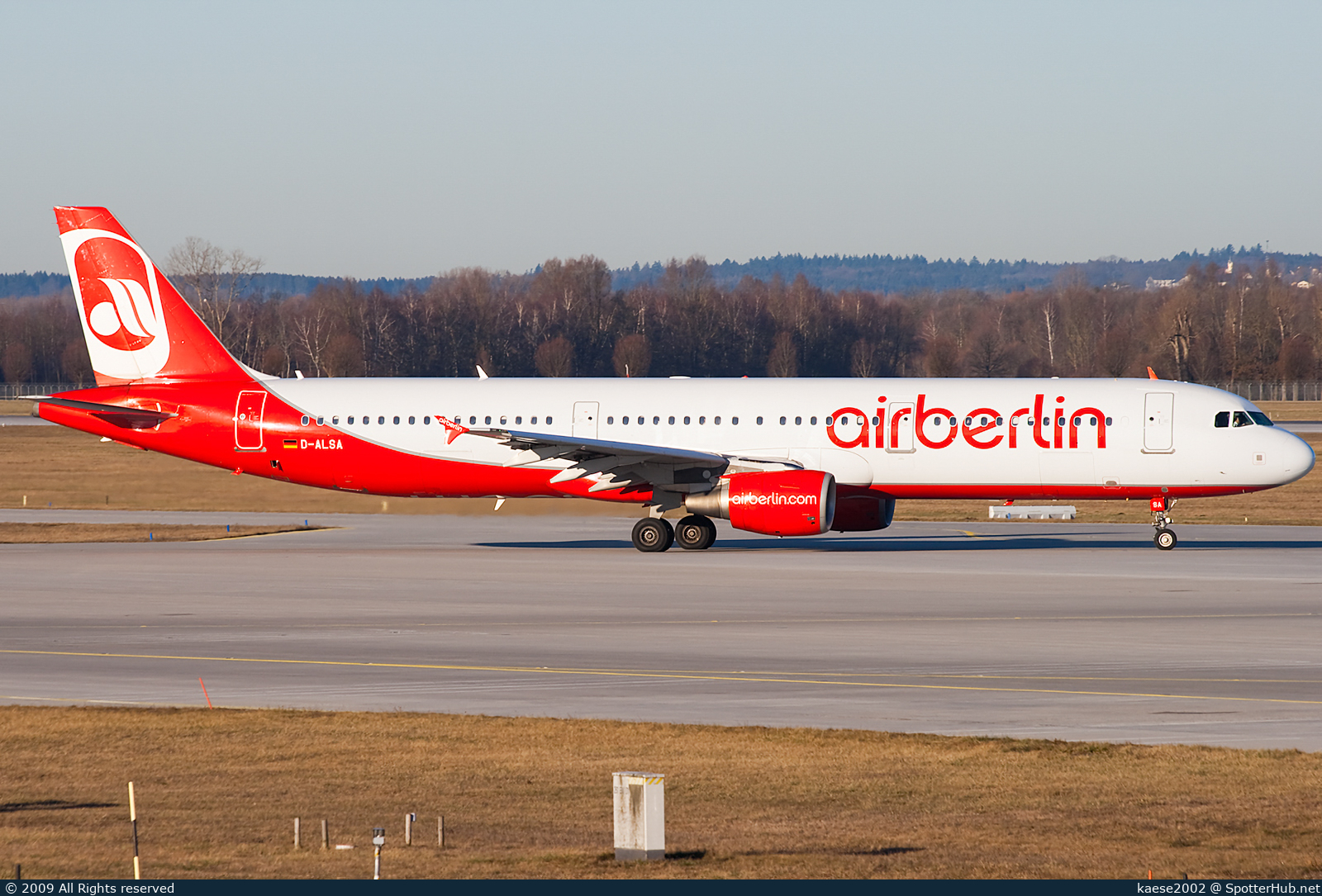Photo of D-ALSA - Airbus A321-211 operated by Air Berlin
