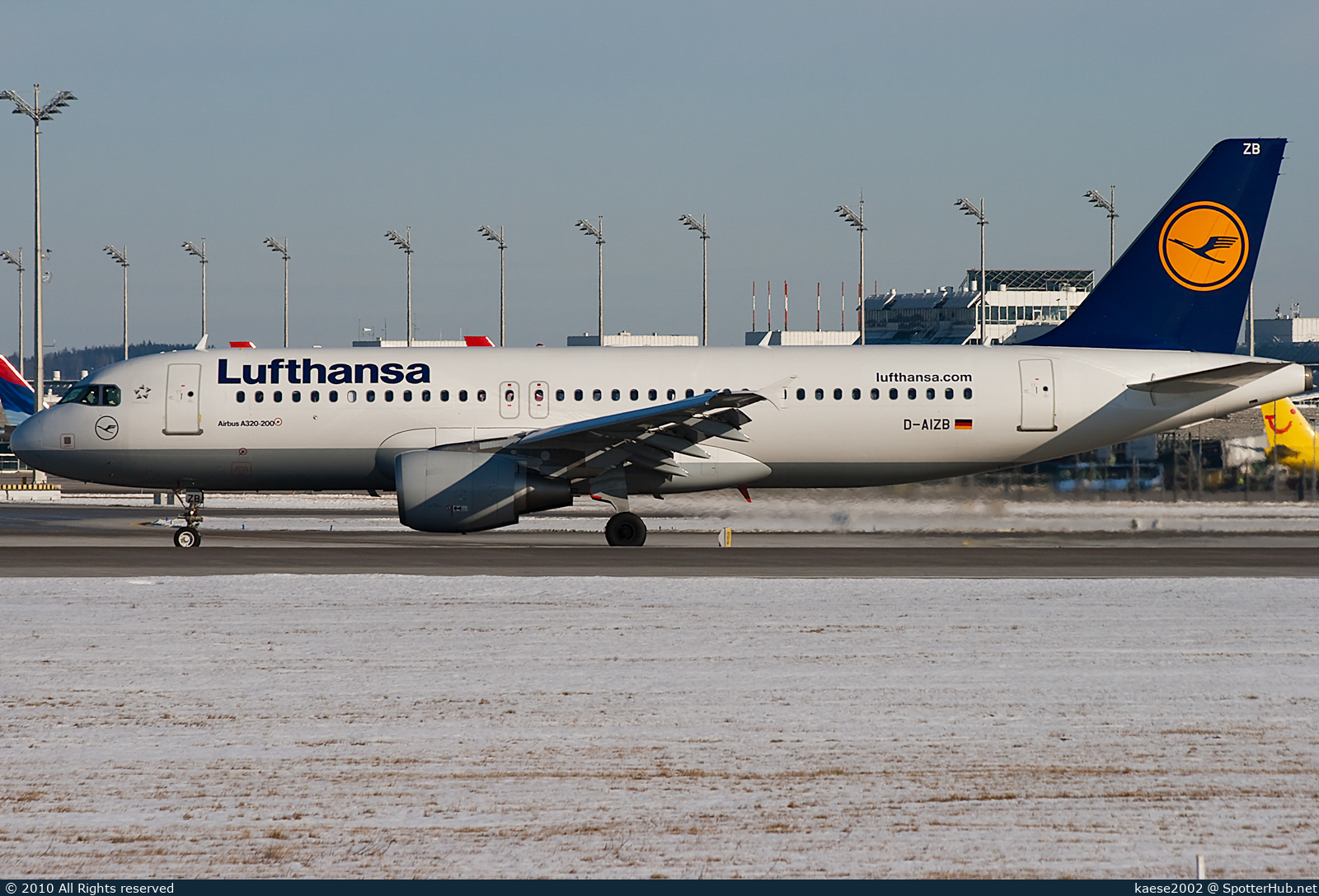 Photo of D-AIZB - Airbus A320-214 operated by Lufthansa