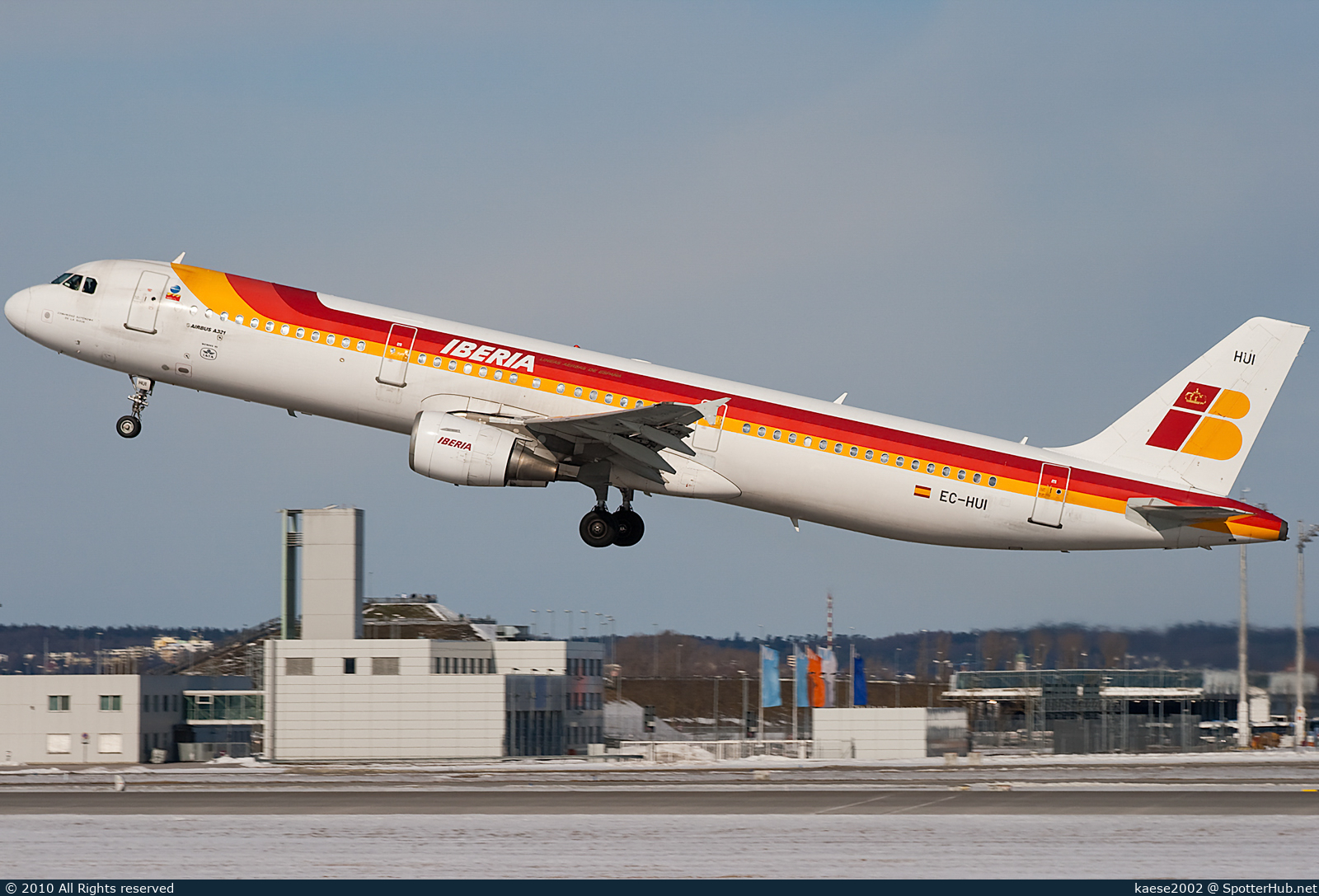 Photo of EC-HUI - Airbus A321-212 operated by Iberia