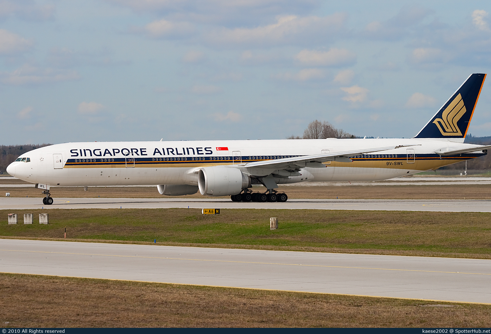 Photo of 9V-SWL - Boeing 777-312(ER) operated by Singapore Airlines