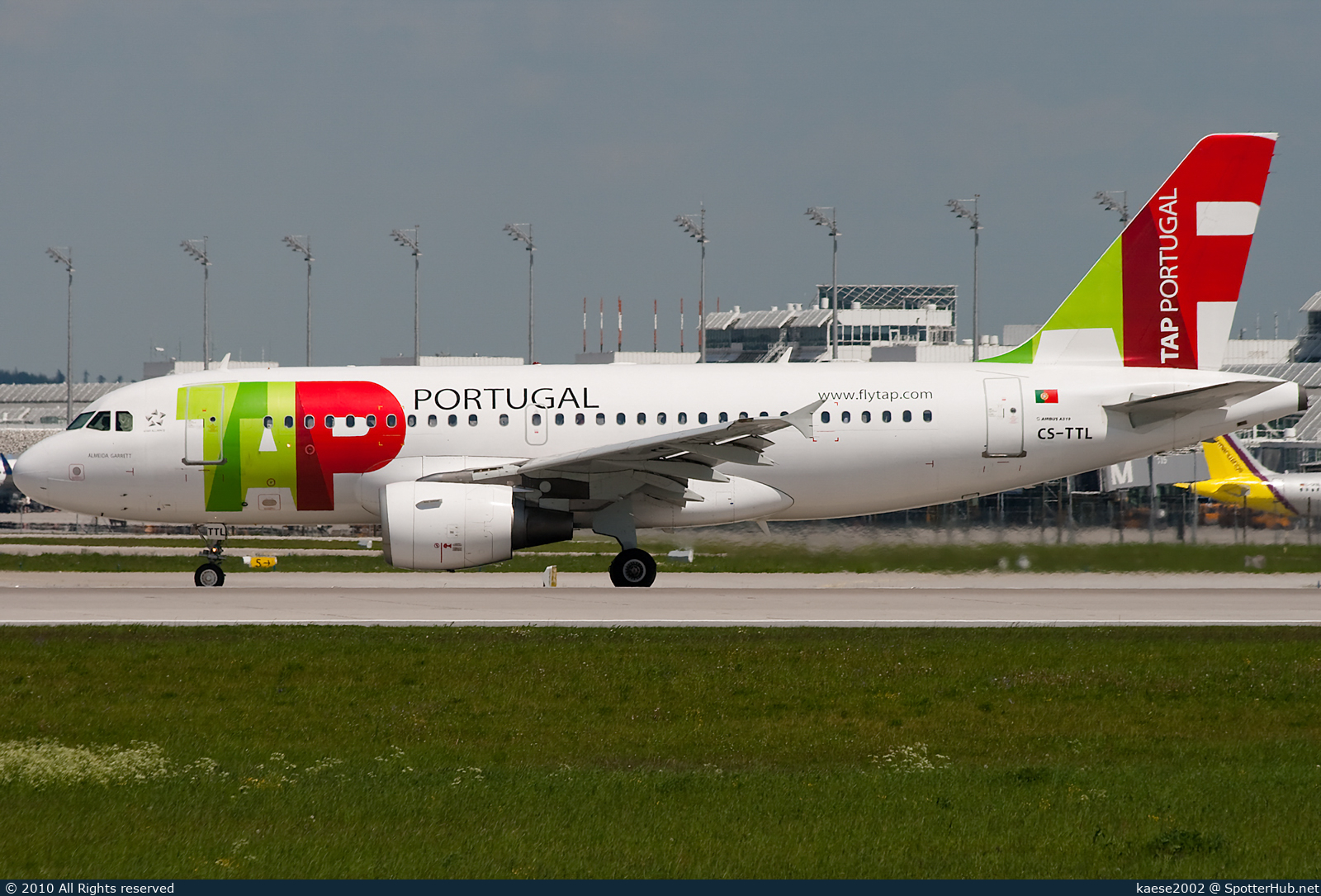 Photo of CS-TTL - Airbus A319-111 operated by TAP Air Portugal