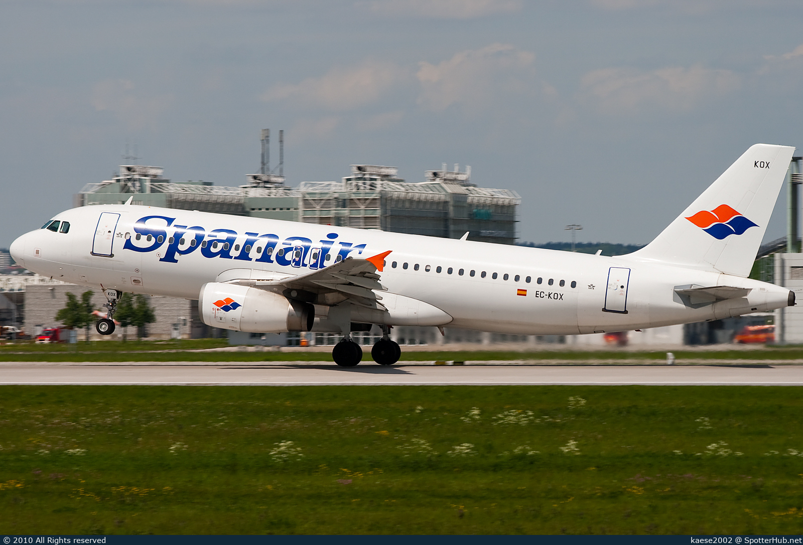 Photo of EC-KOX - Airbus A320-232 operated by Spanair