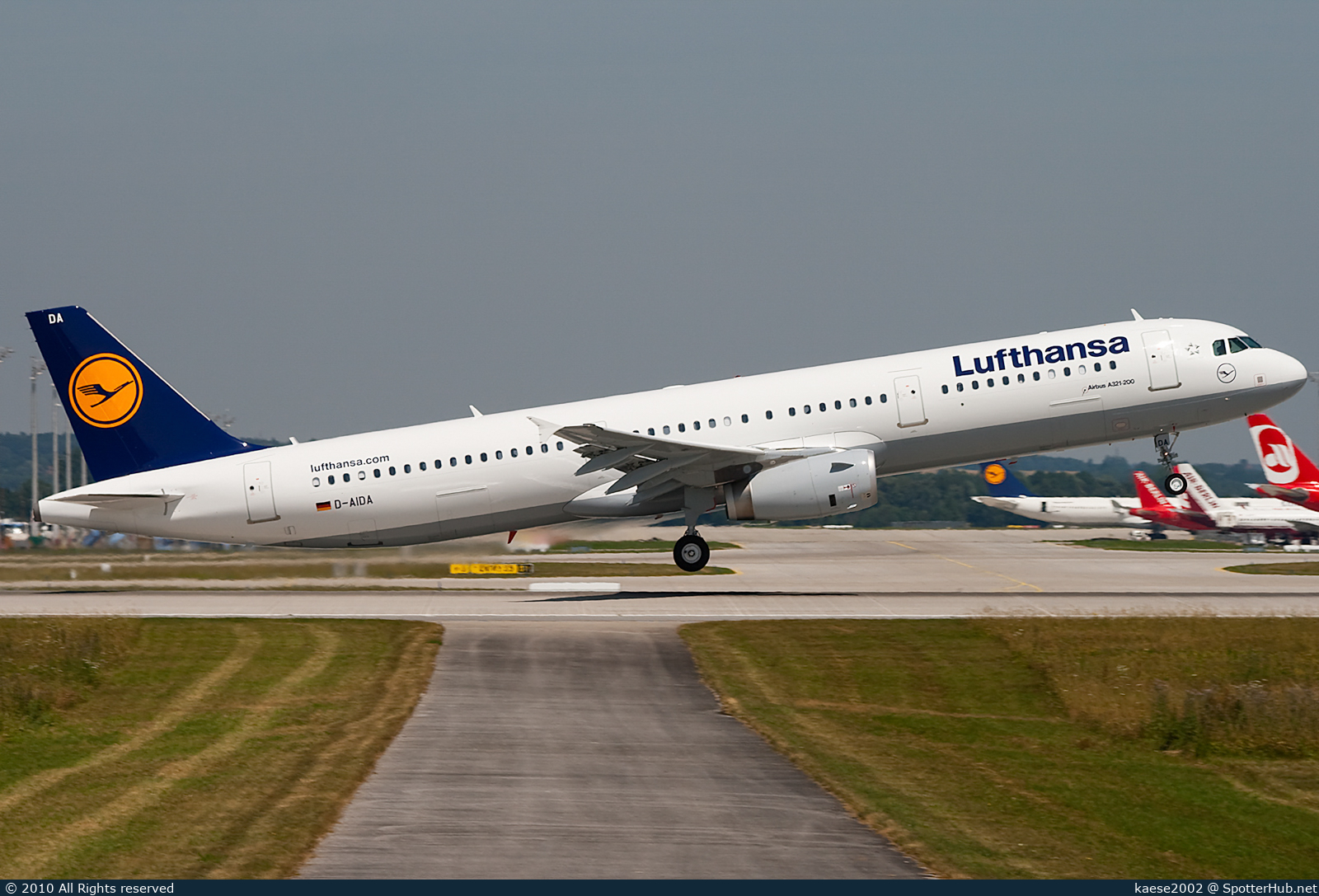 Photo of D-AIDA - Airbus A321-231 operated by Lufthansa