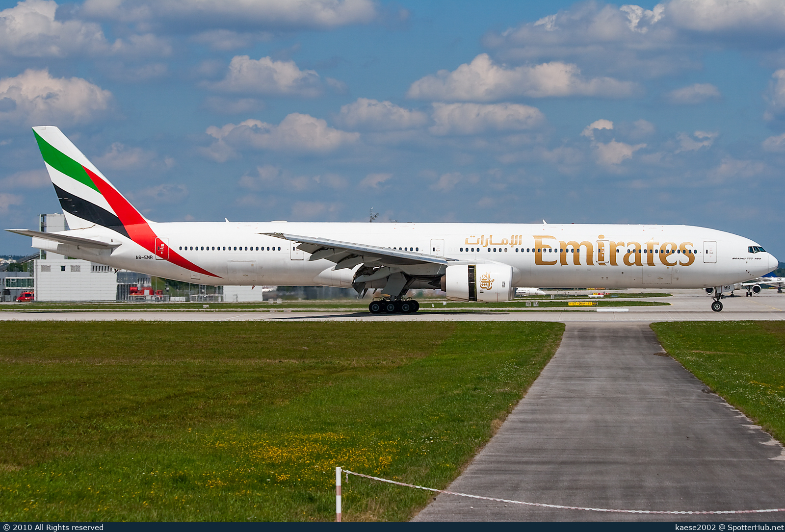 Photo of A6-EMR - Boeing 777-31H operated by Emirates