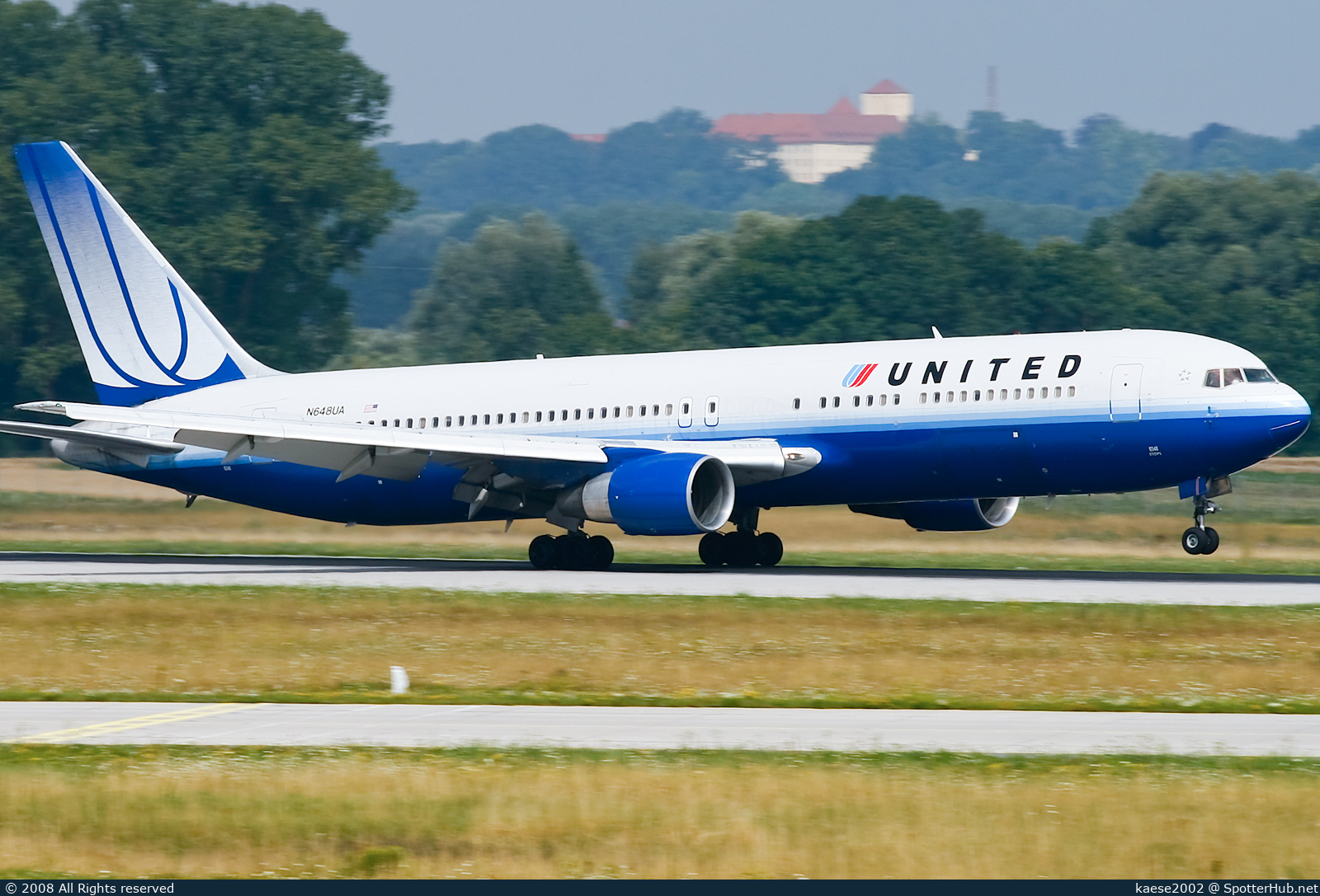 Photo of N648UA - Boeing 767-322(ER) operated by United Airlines