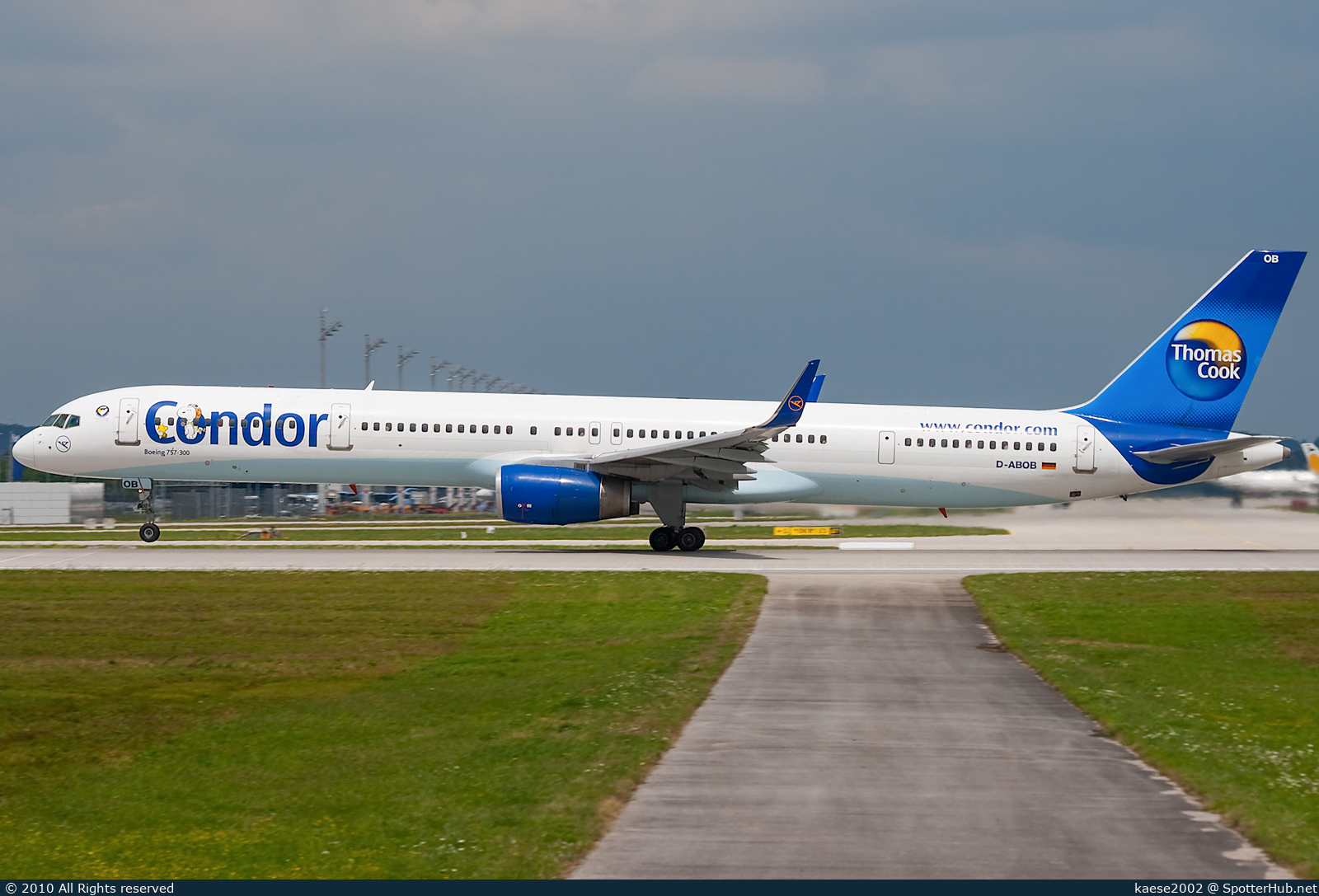 Photo of D-ABOB - Boeing 757-330 operated by Condor