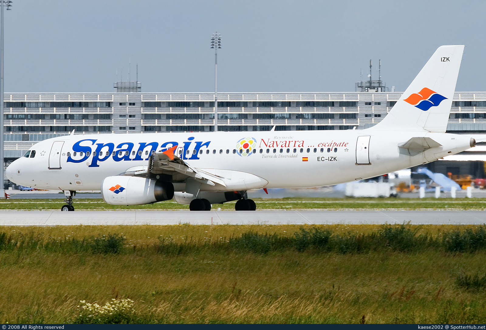 Photo of EC-IZK - Airbus A320-232 operated by Spanair