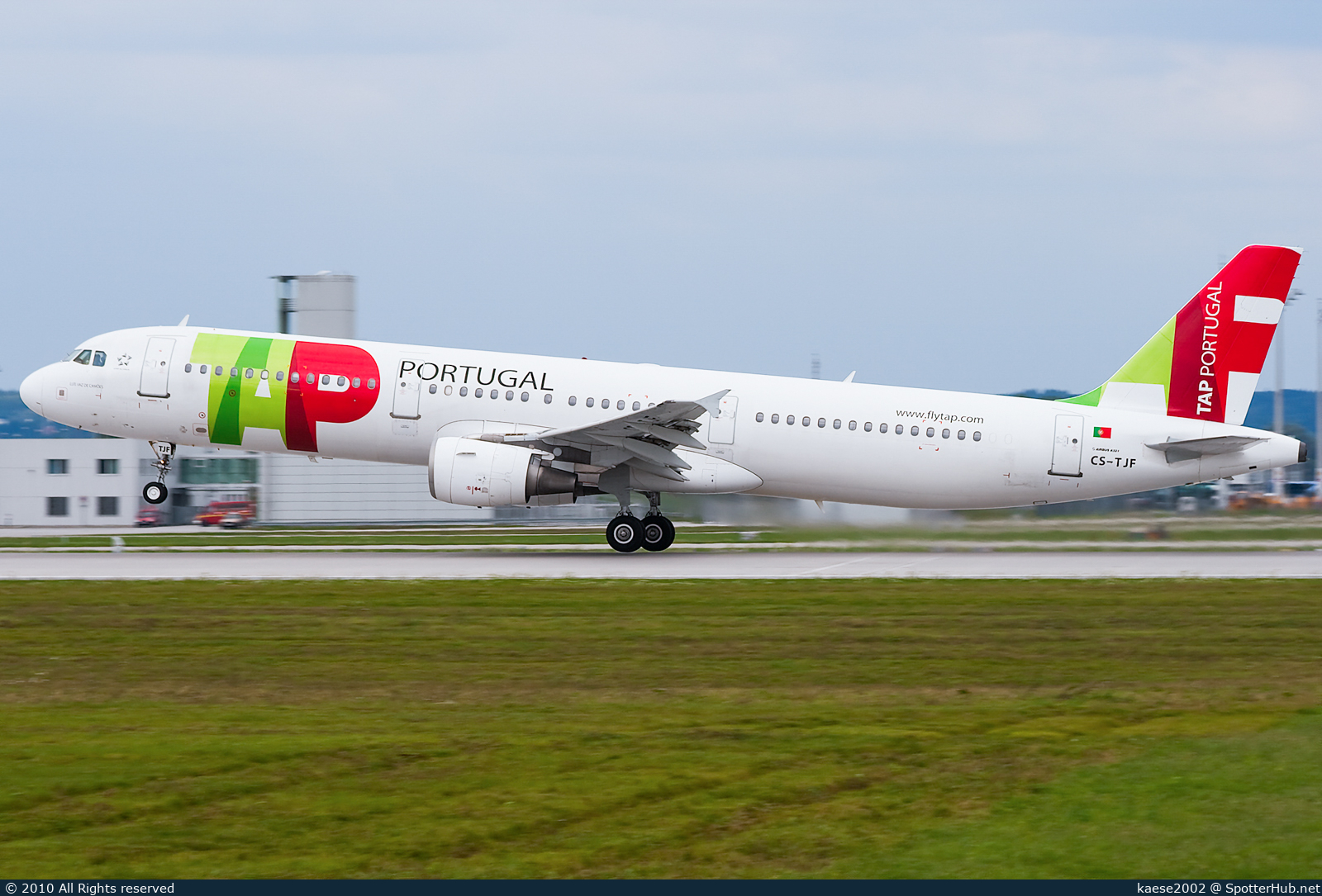 Photo of CS-TJF - Airbus A321-211 operated by TAP Air Portugal