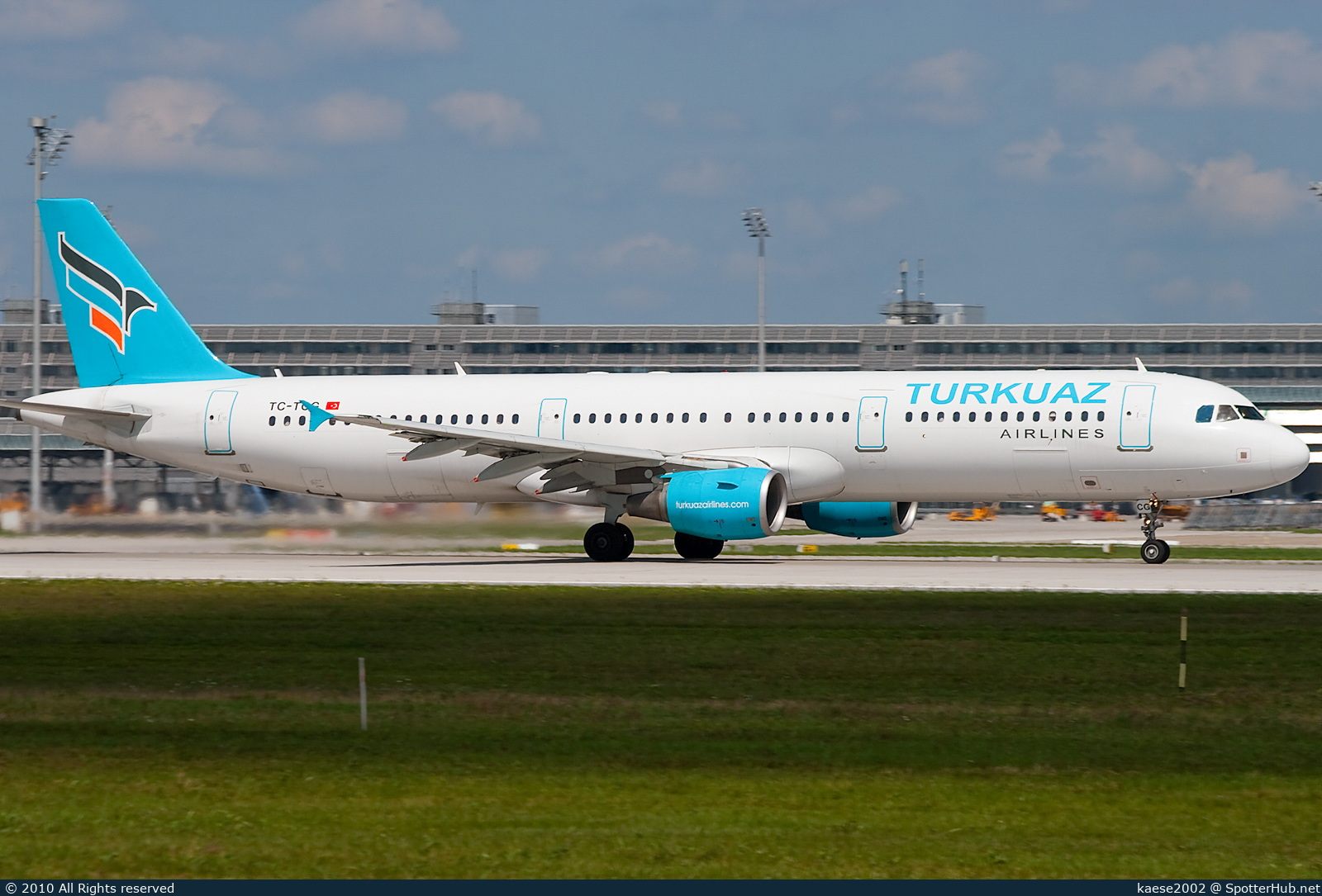 Photo of TC-TCG - Airbus A321-211 operated by Turkuaz Airlines