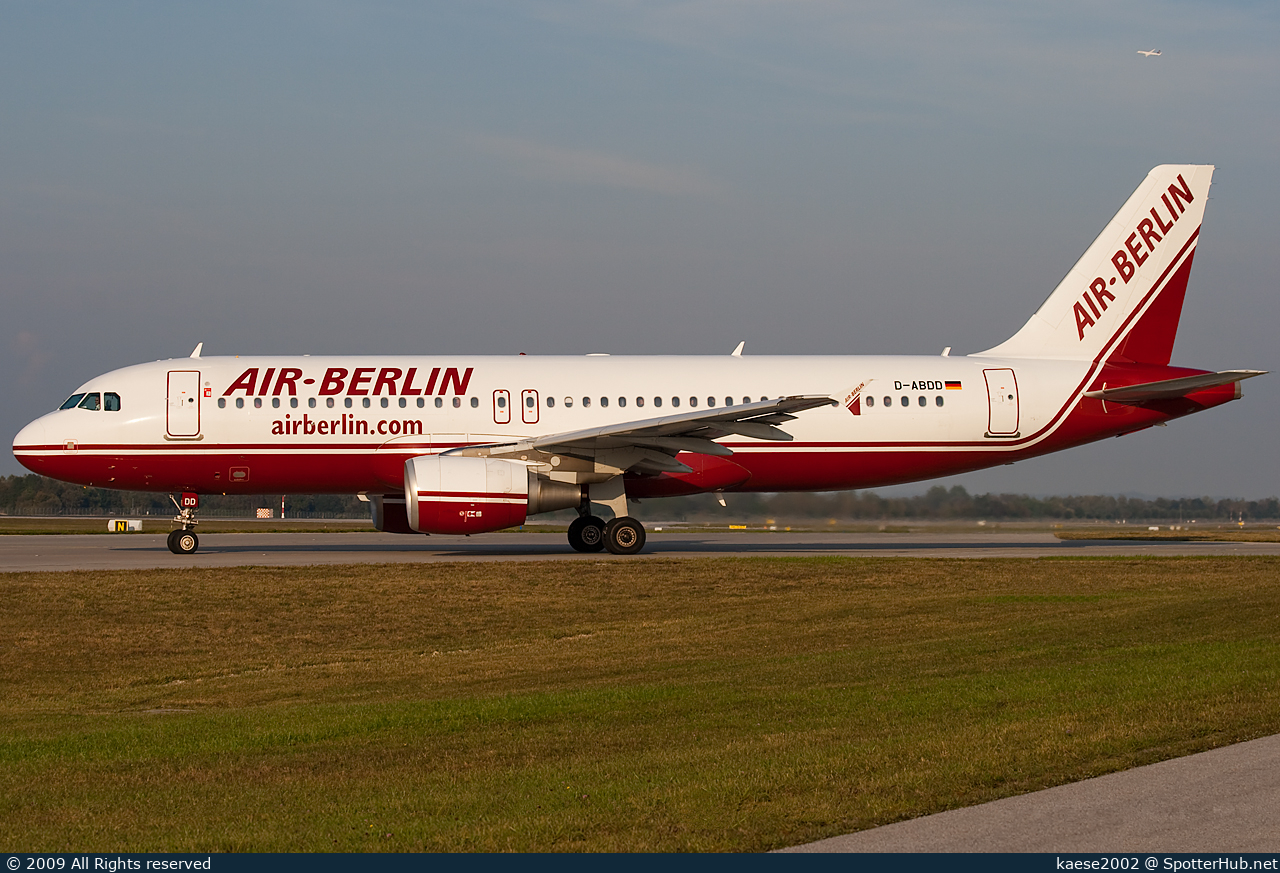 Photo of D-ABDD - Airbus A320-214 operated by Air Berlin