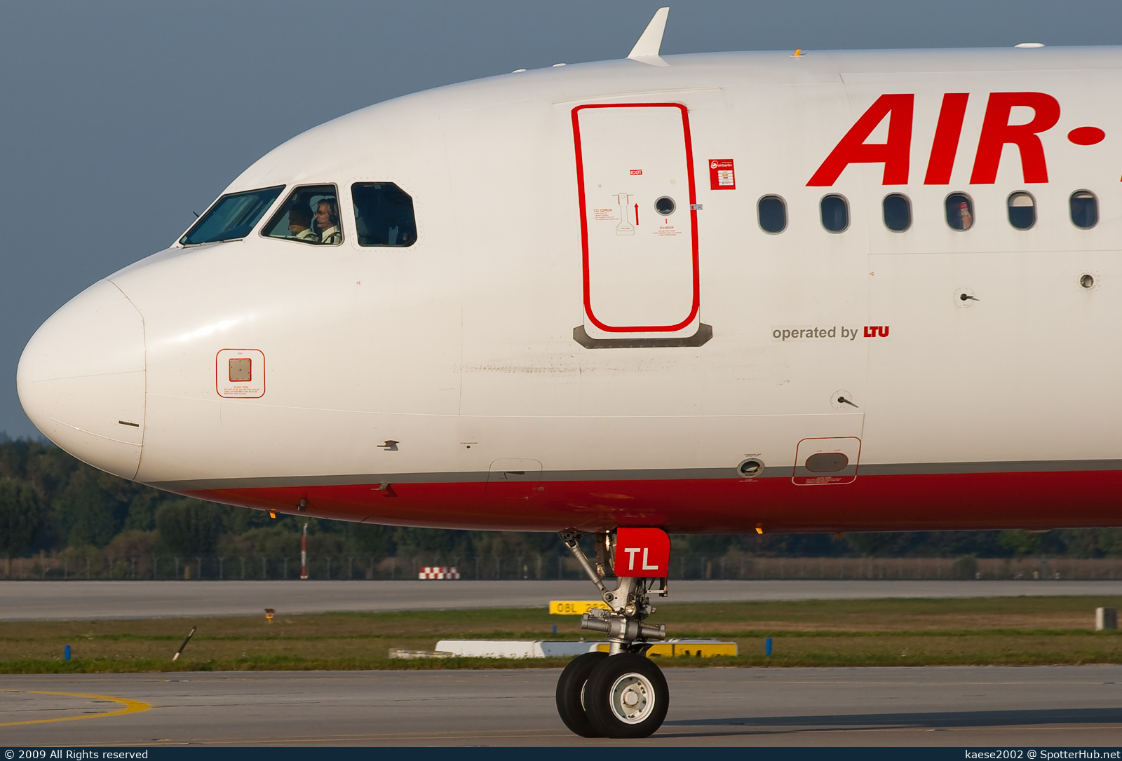 Photo of D-ALTL - Airbus A320-214 operated by Air Berlin (opb LTU International Airways)