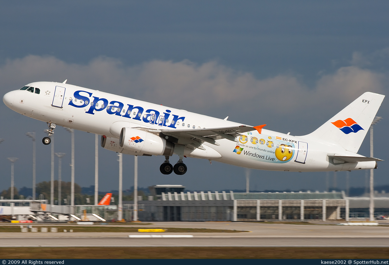 Photo of EC-KPX - Airbus A320-232 operated by Spanair