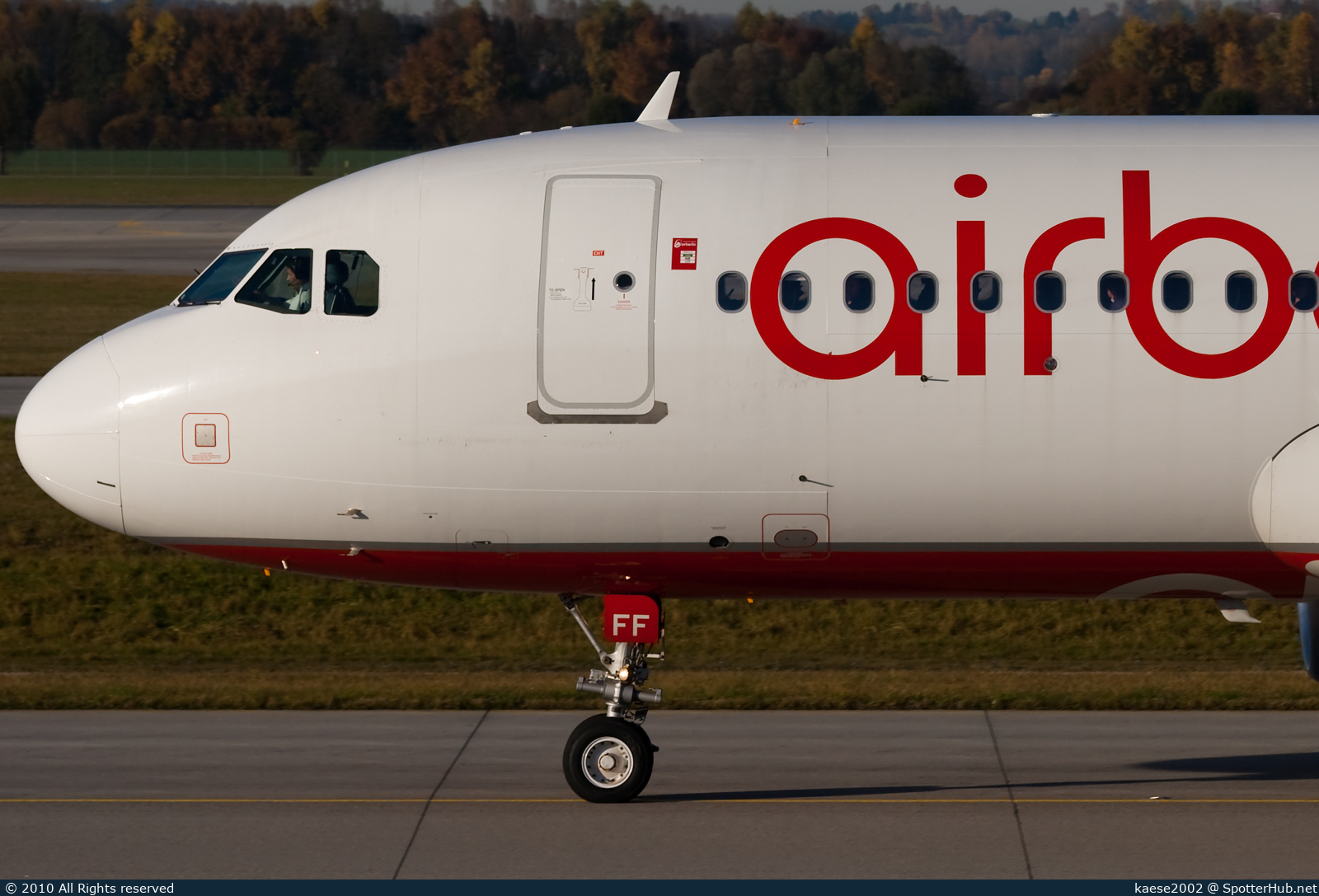 Photo of D-ABFF - Airbus A320-214 operated by Air Berlin