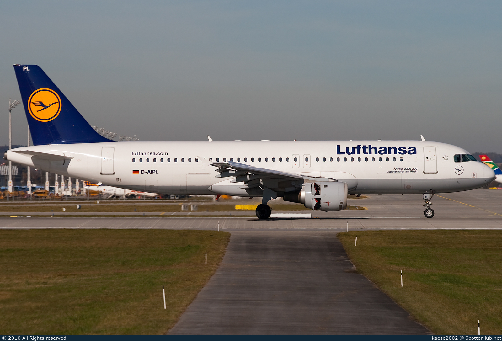Photo of D-AIPL - Airbus A320-211 operated by Lufthansa