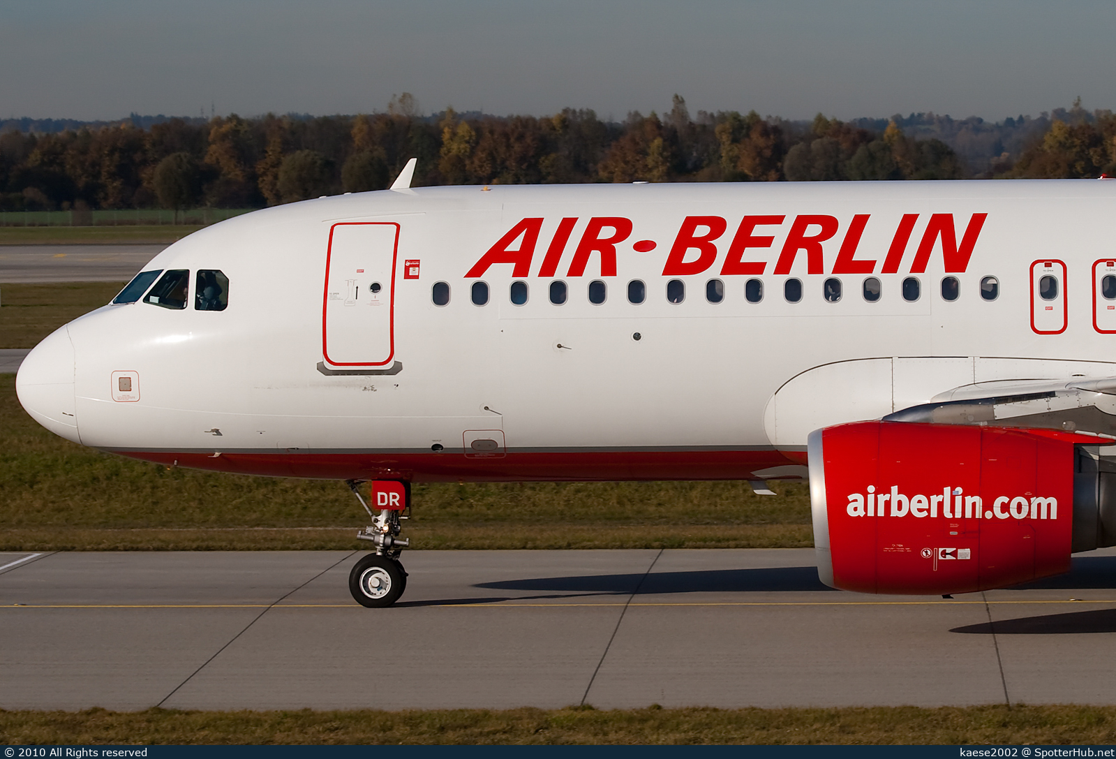 Photo of D-ABDR - Airbus A320-214 operated by Air Berlin