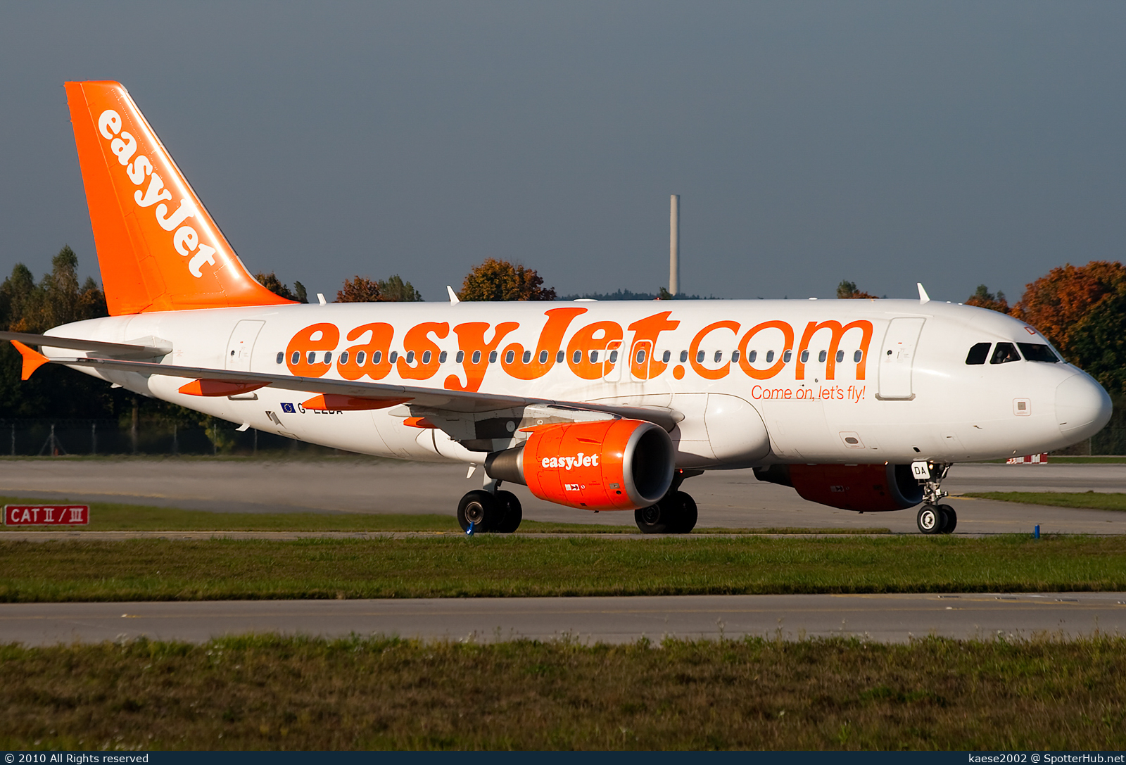 Photo of G-EZDA - Airbus A319-111 operated by easyJet