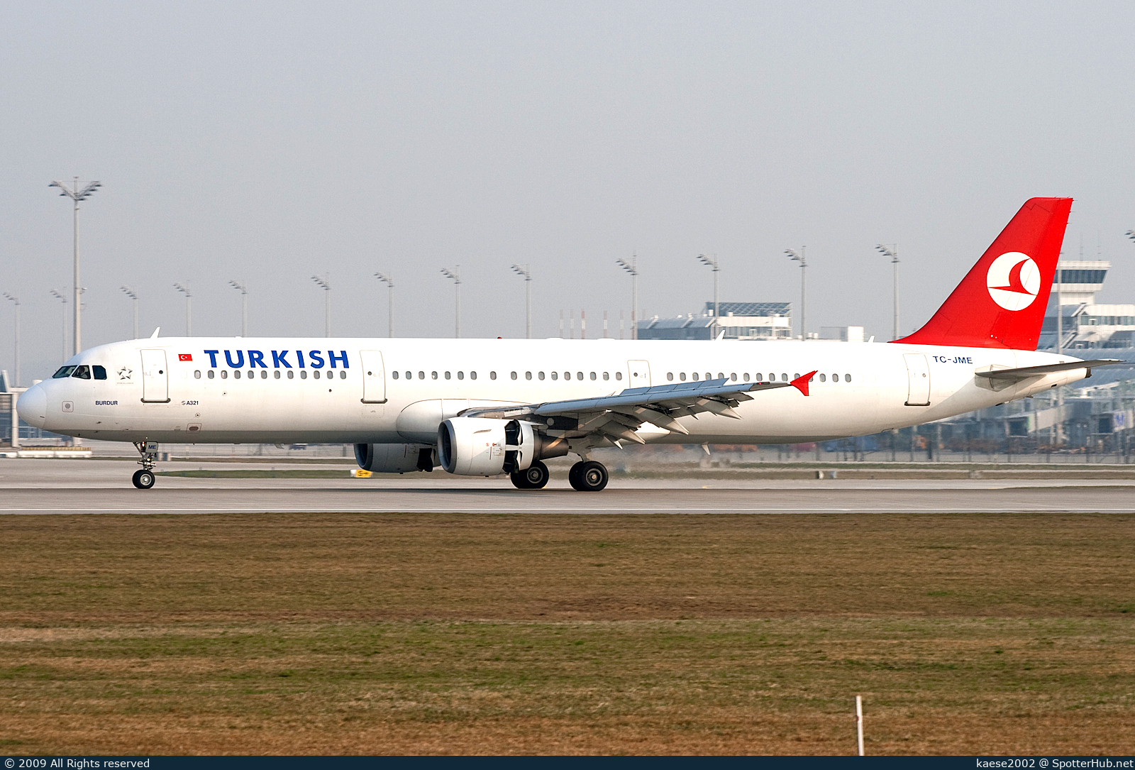 Photo of TC-JME - Airbus A321-211 operated by Turkish Airlines