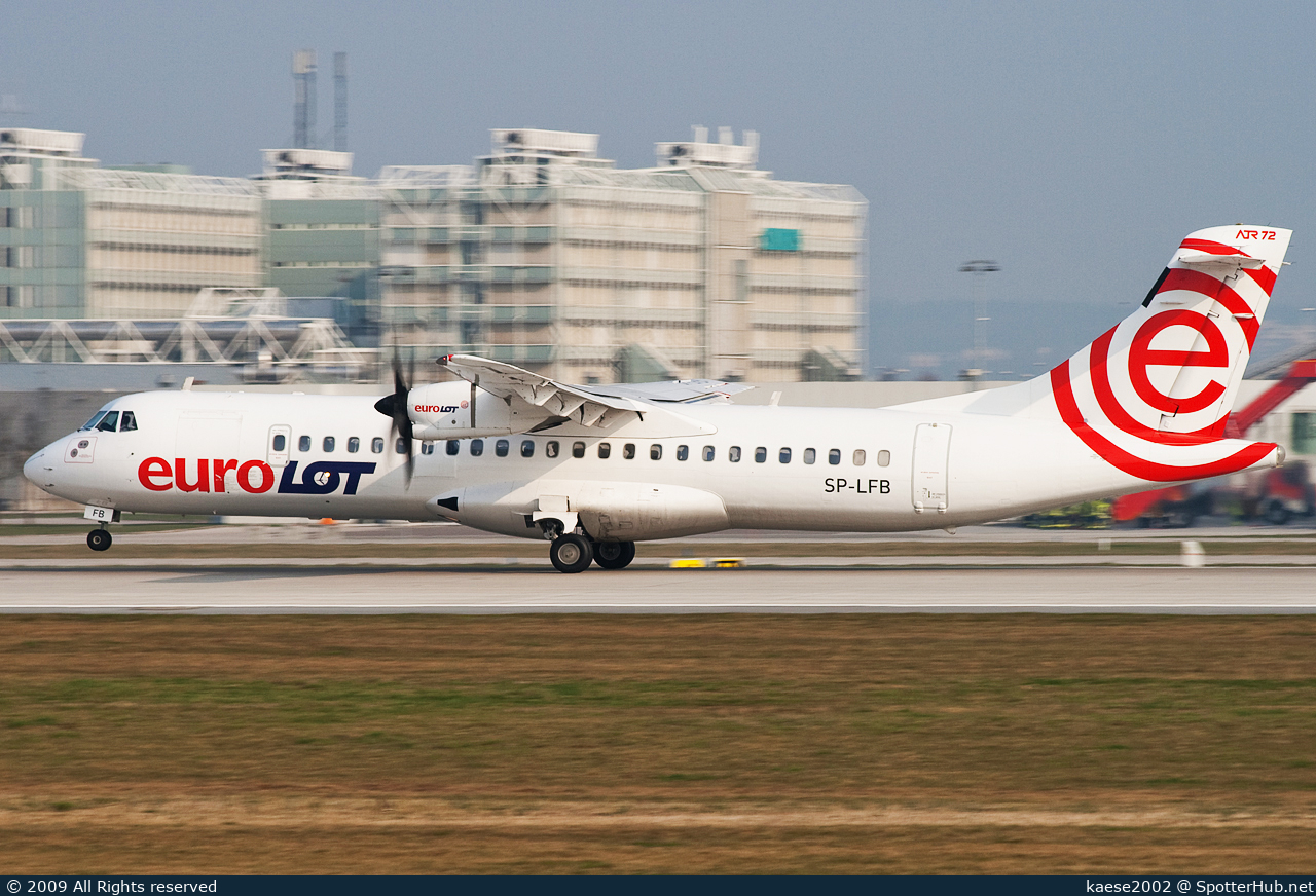 Photo of SP-LFB - ATR 72-202 operated by euroLOT