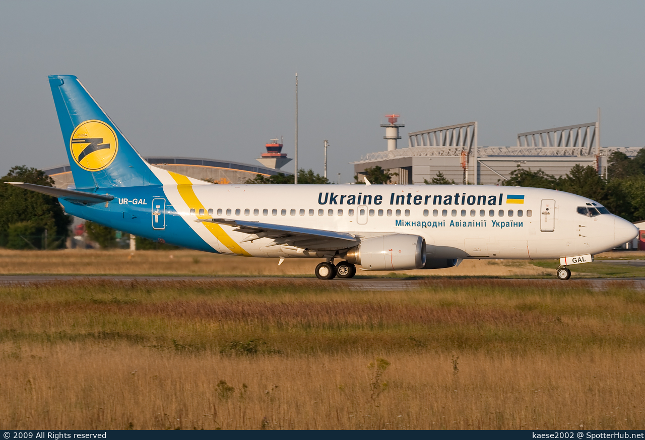 Photo of UR-GAL - Boeing 737-341 operated by Ukraine International Airlines