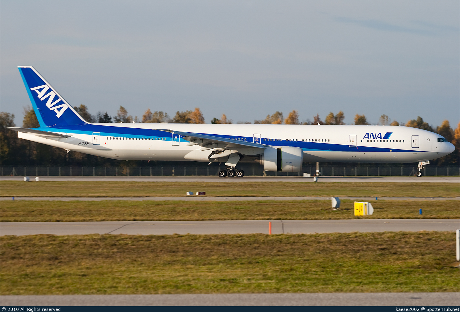 Photo of JA733A - Boeing 777-381(ER) operated by ANA All Nippon Airways