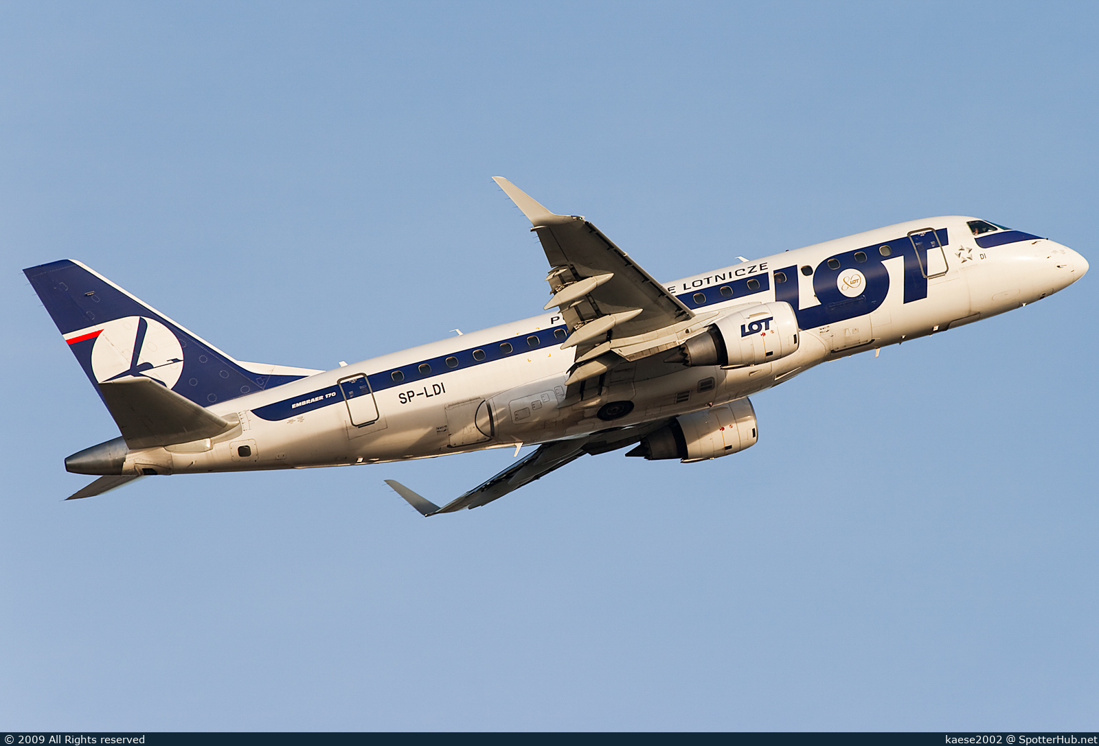 Photo of SP-LDI - Embraer ERJ-170STD operated by LOT Polish Airlines