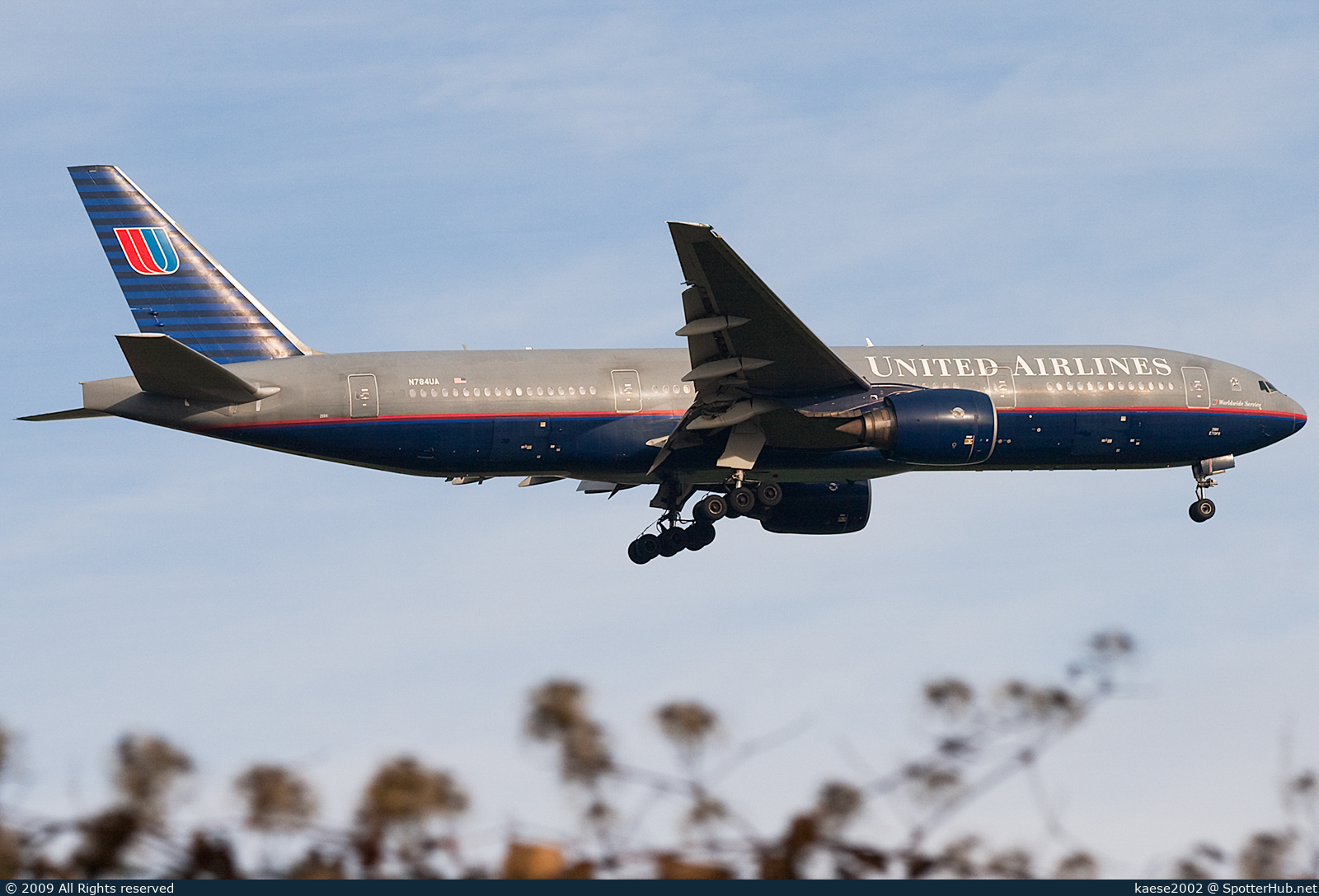 Photo of N784UA - Boeing 777-222(ER) operated by United Airlines