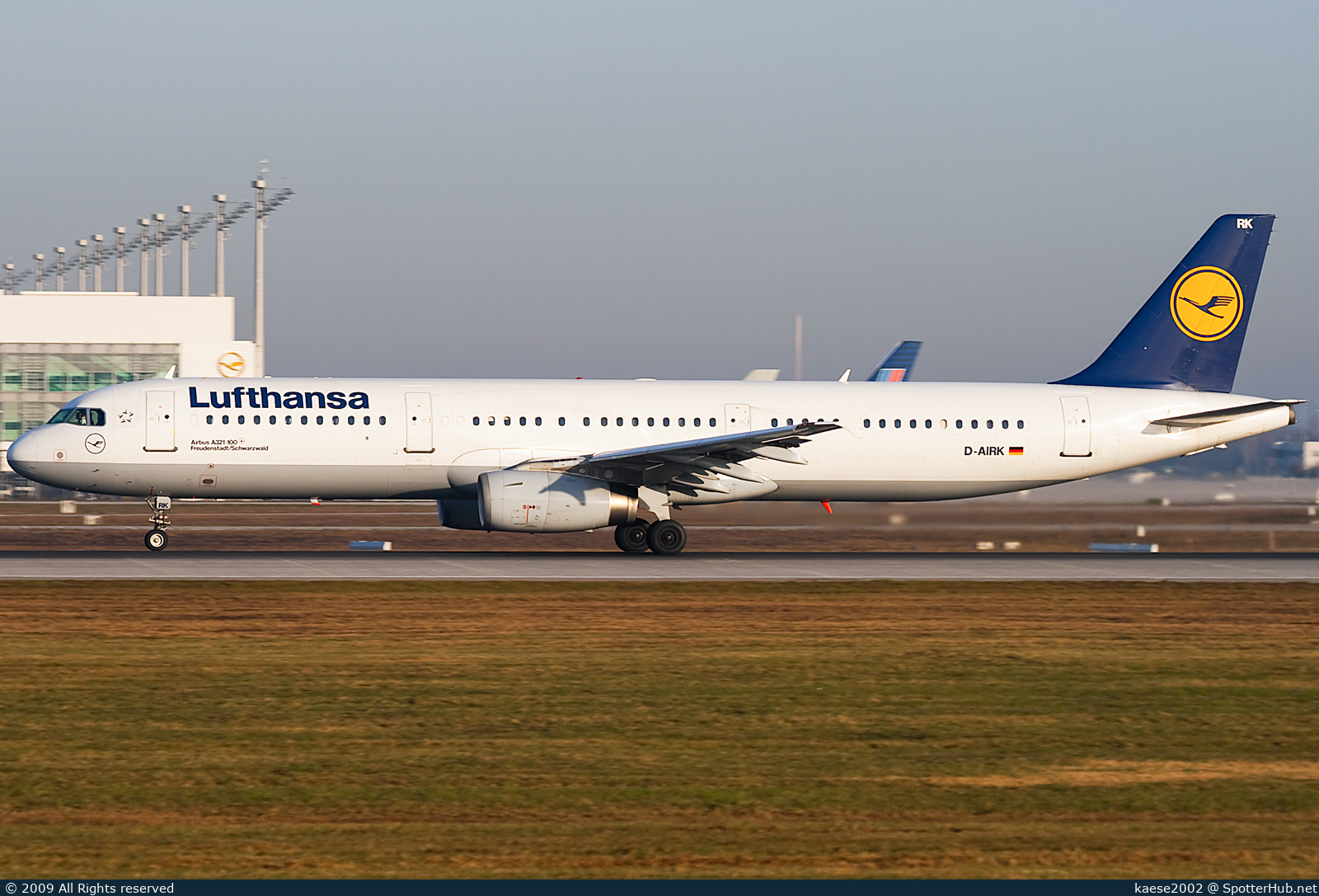 Photo of D-AIRK - Airbus A321-131 operated by Lufthansa