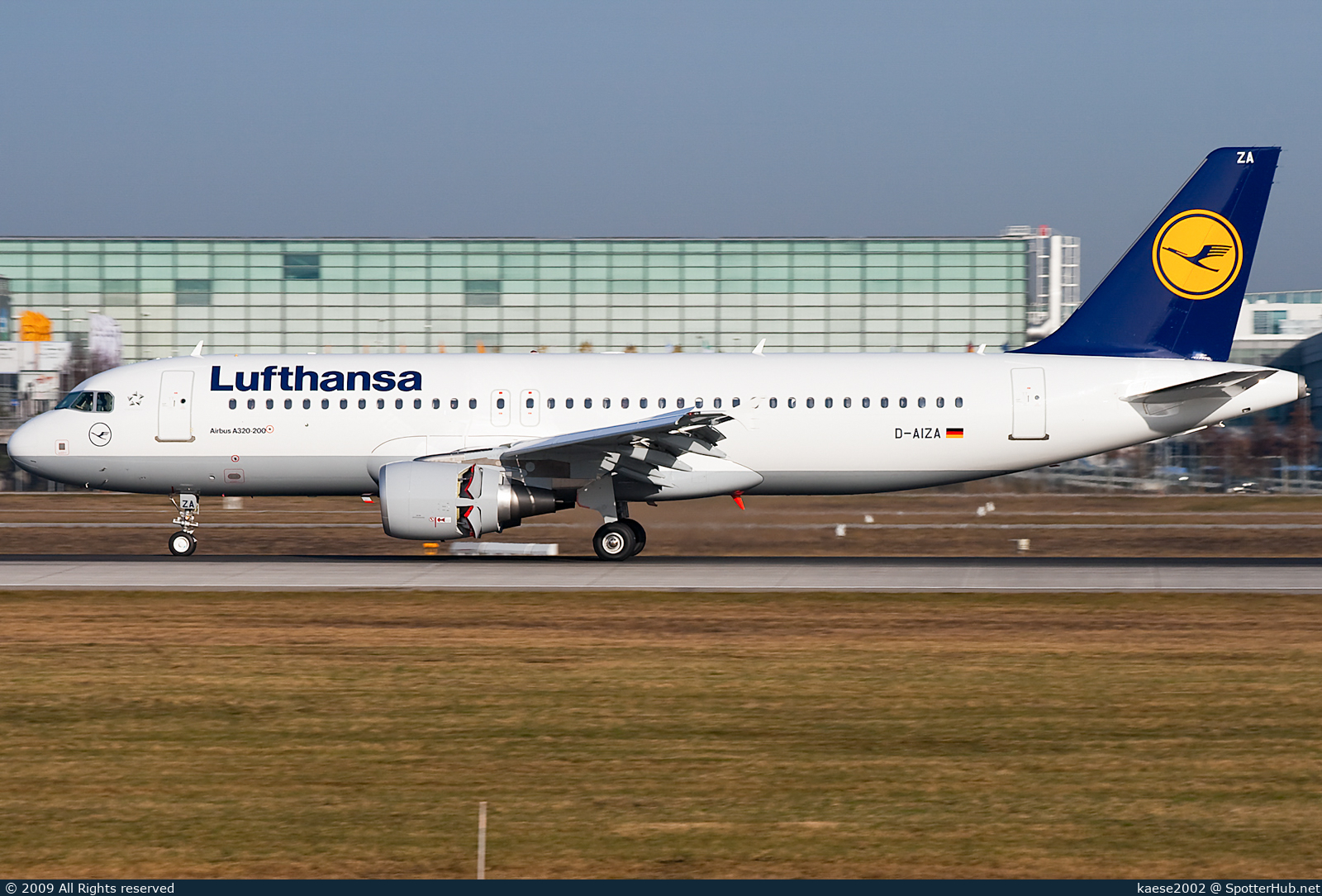 Photo of D-AIZA - Airbus A320-214 operated by Lufthansa