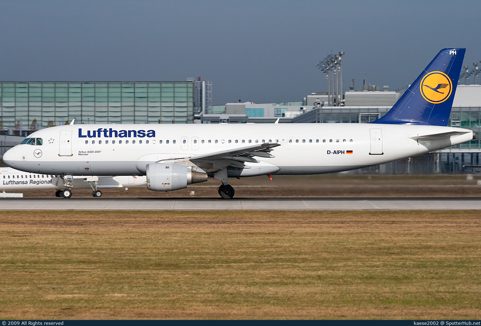Photo of D-AIPH - Airbus A320-211 operated by Lufthansa