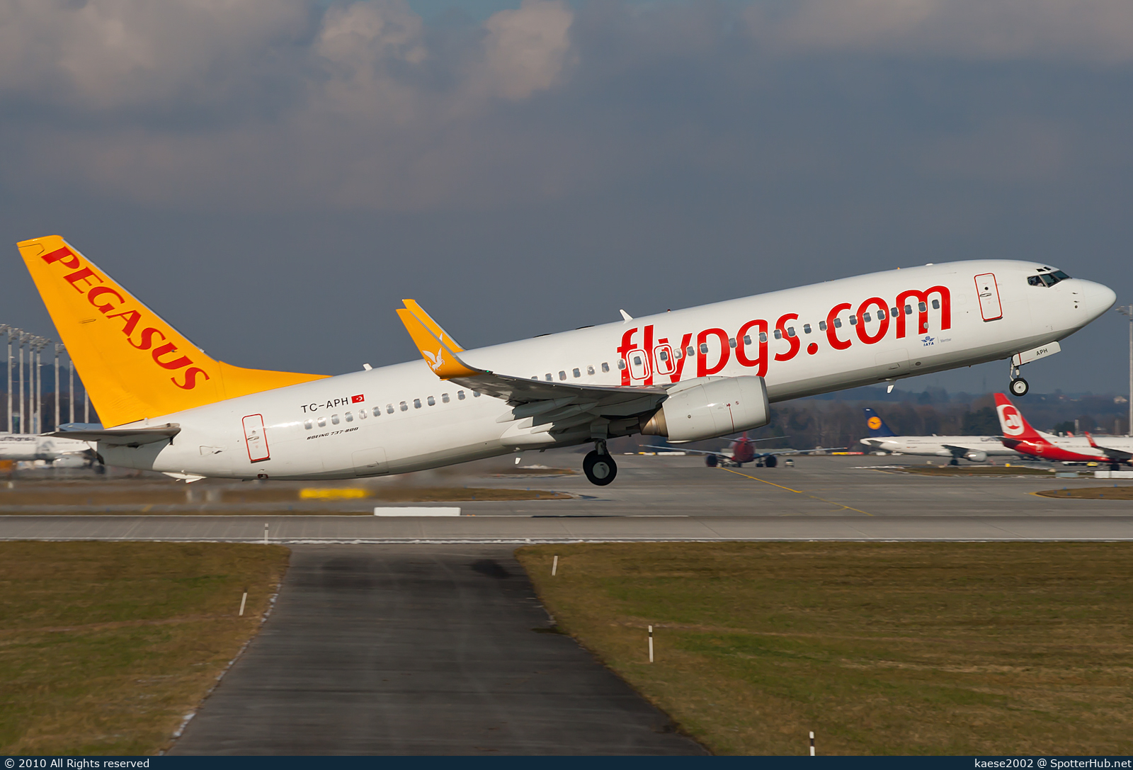 Photo of TC-APH - Boeing 737-8S3 operated by Pegasus Airlines