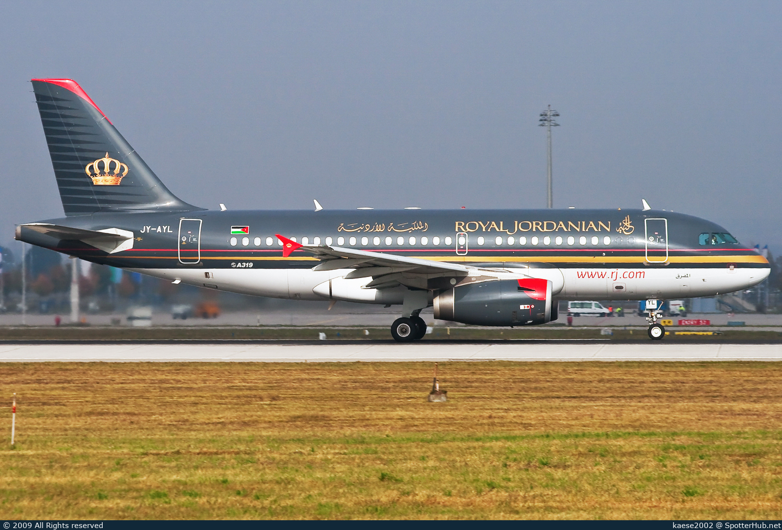 Photo of JY-AYL - Airbus A319-132 operated by Royal Jordanian Airlines