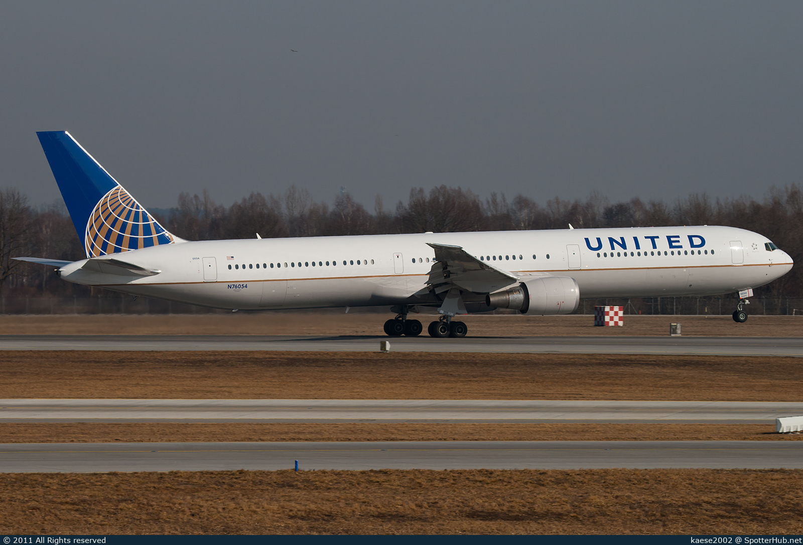 Photo of N76054 - Boeing 767-424(ER) operated by United Airlines