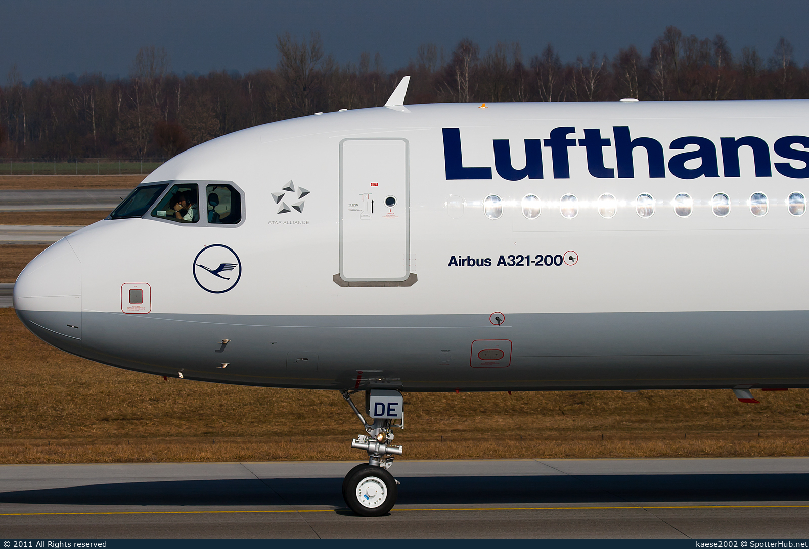 Photo of D-AIDE - Airbus A321-231 operated by Lufthansa