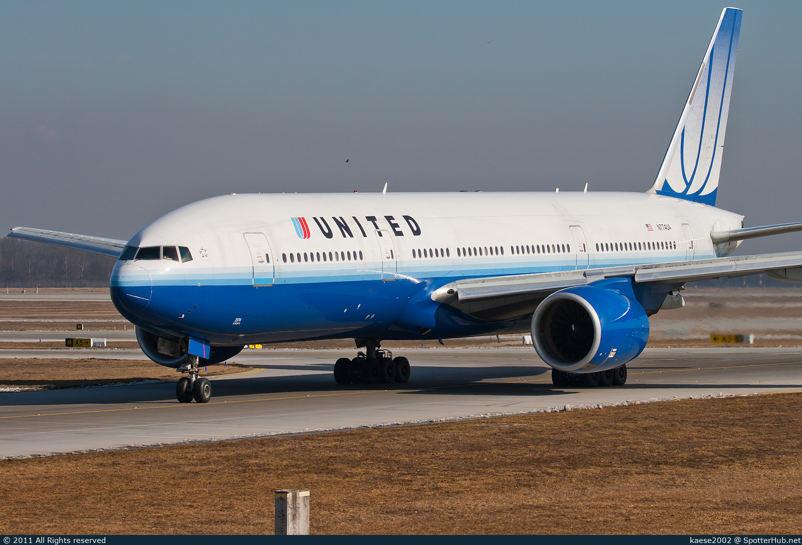 Photo of N774UA - Boeing 777-222 operated by United Airlines