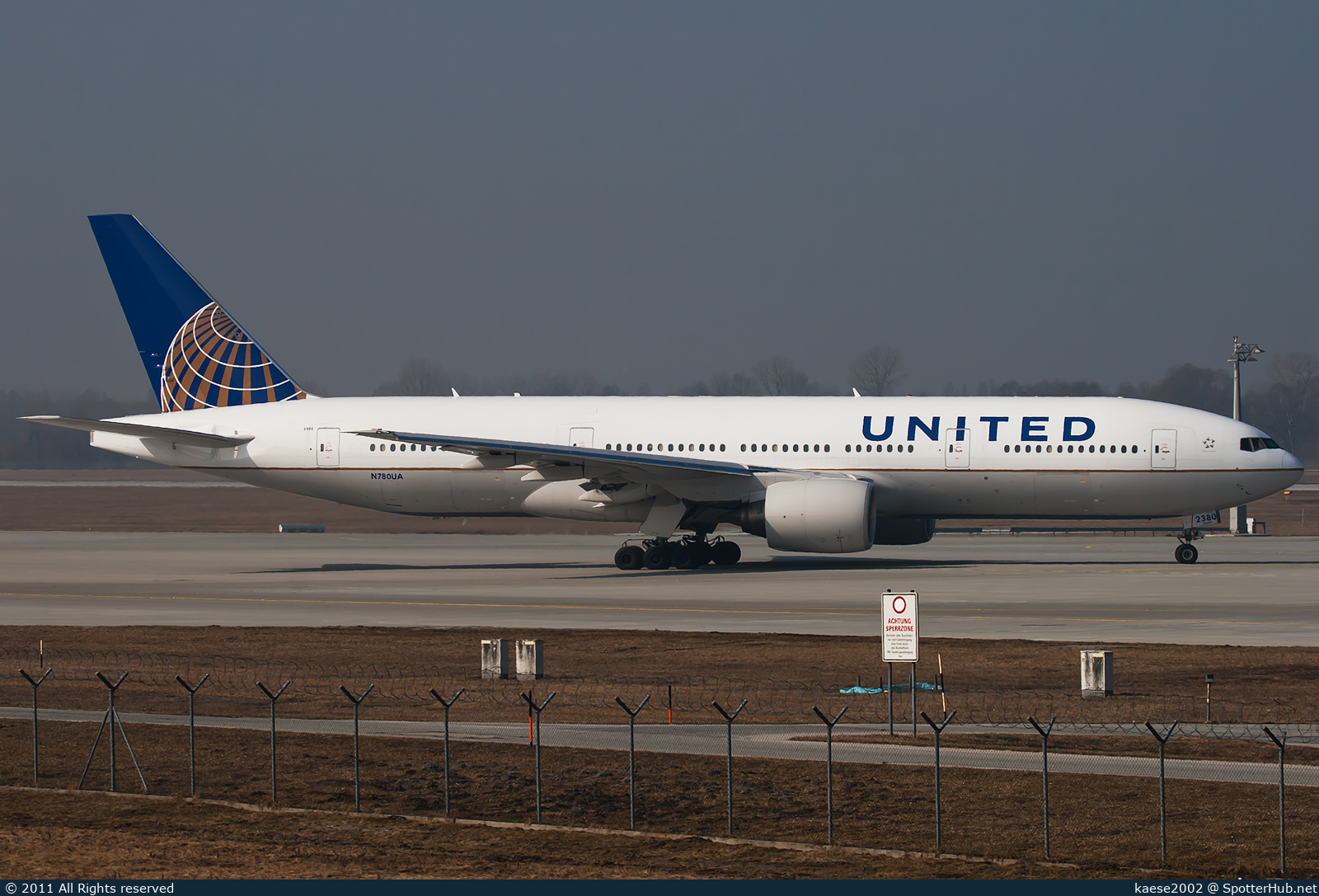 Photo of N780UA - Boeing 777-222 operated by United Airlines