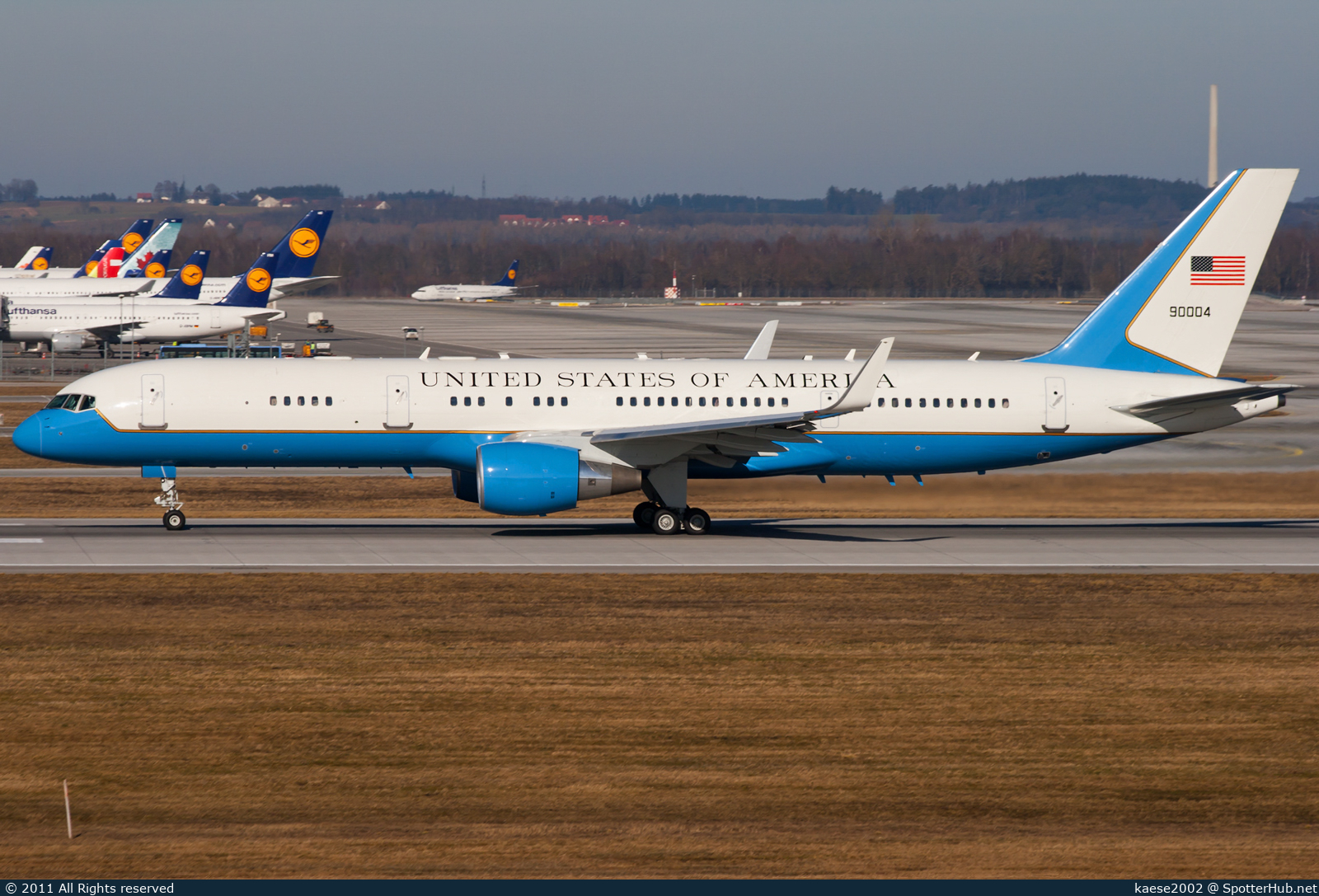 Photo of 99-0004 - Boeing C-32A operated by US Air Force