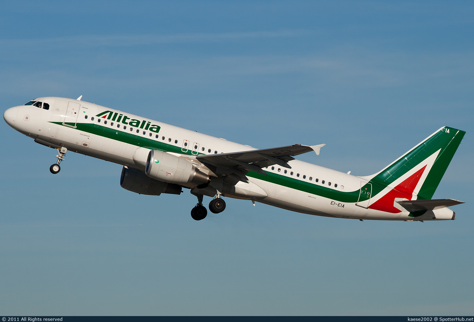 Photo of EI-EIA - Airbus A320-216 operated by Alitalia