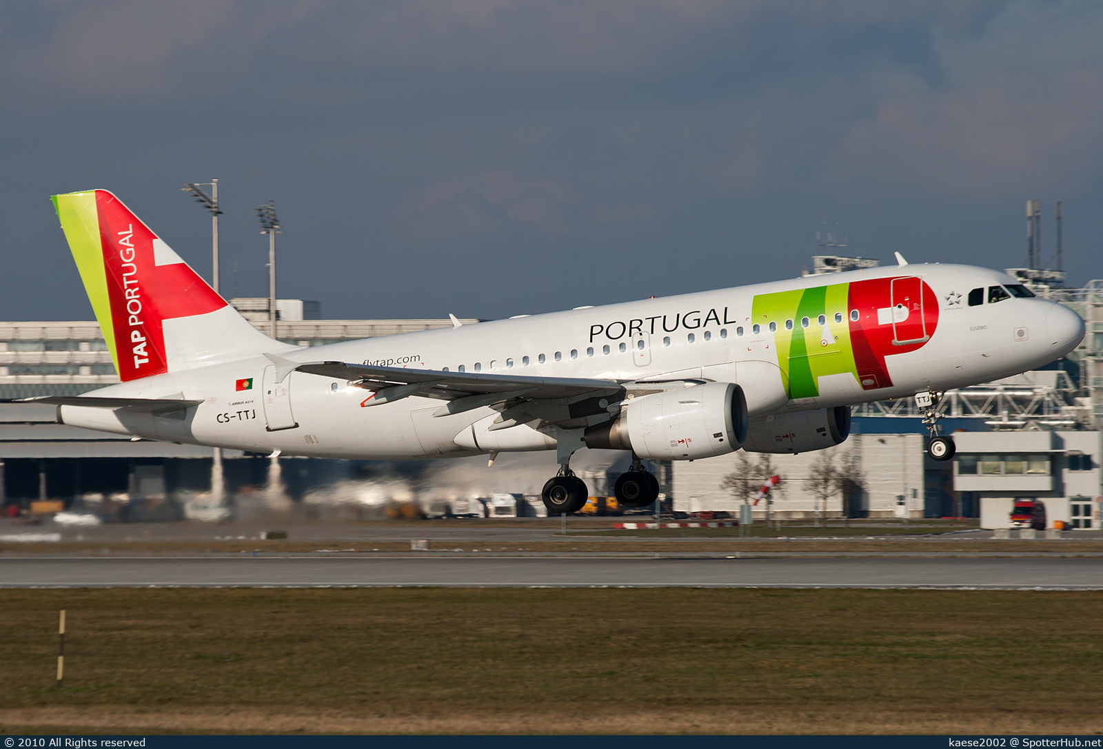 Photo of CS-TTJ - Airbus A319-111 operated by TAP Air Portugal