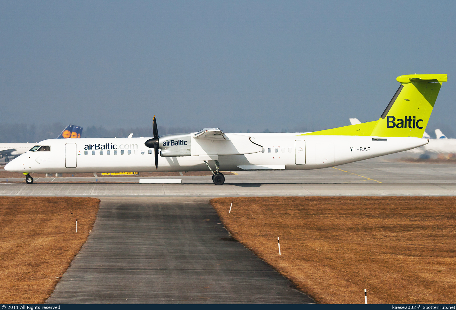 Photo of YL-BAF - Bombardier DHC-8-402 Dash 8 Q400 operated by airBaltic