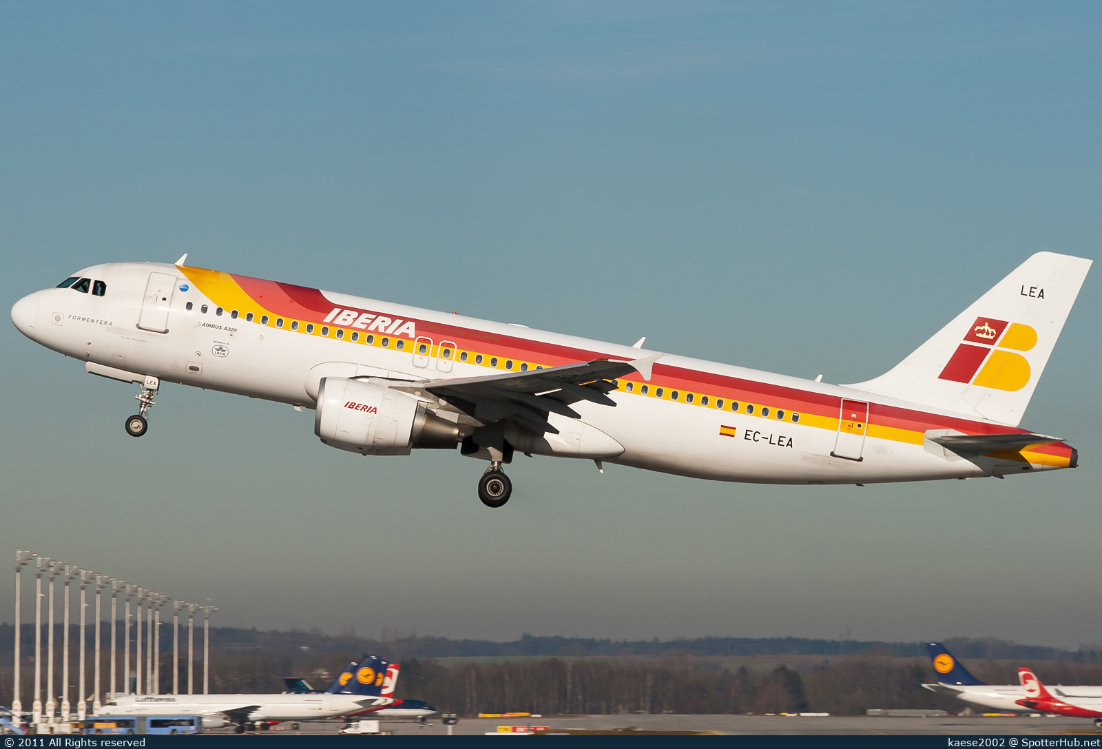 Photo of EC-LEA - Airbus A320-214 operated by Iberia