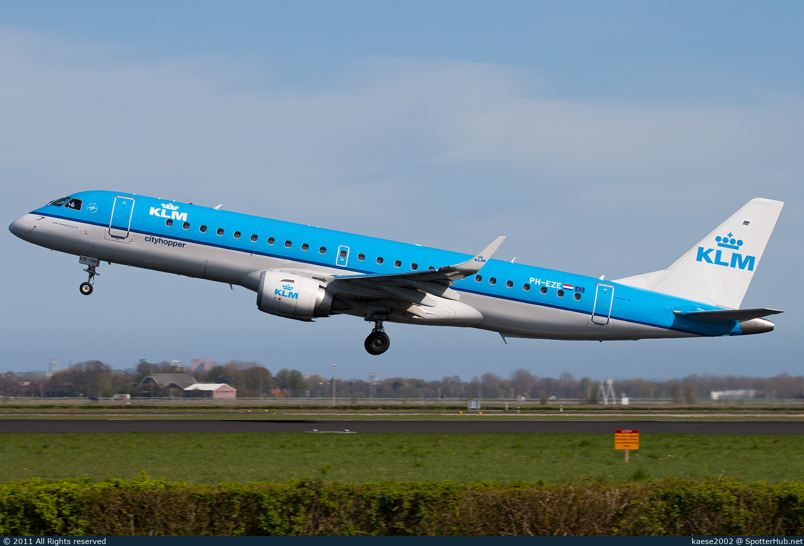 Photo of PH-EZE - Embraer ERJ-190STD operated by KLM Cityhopper