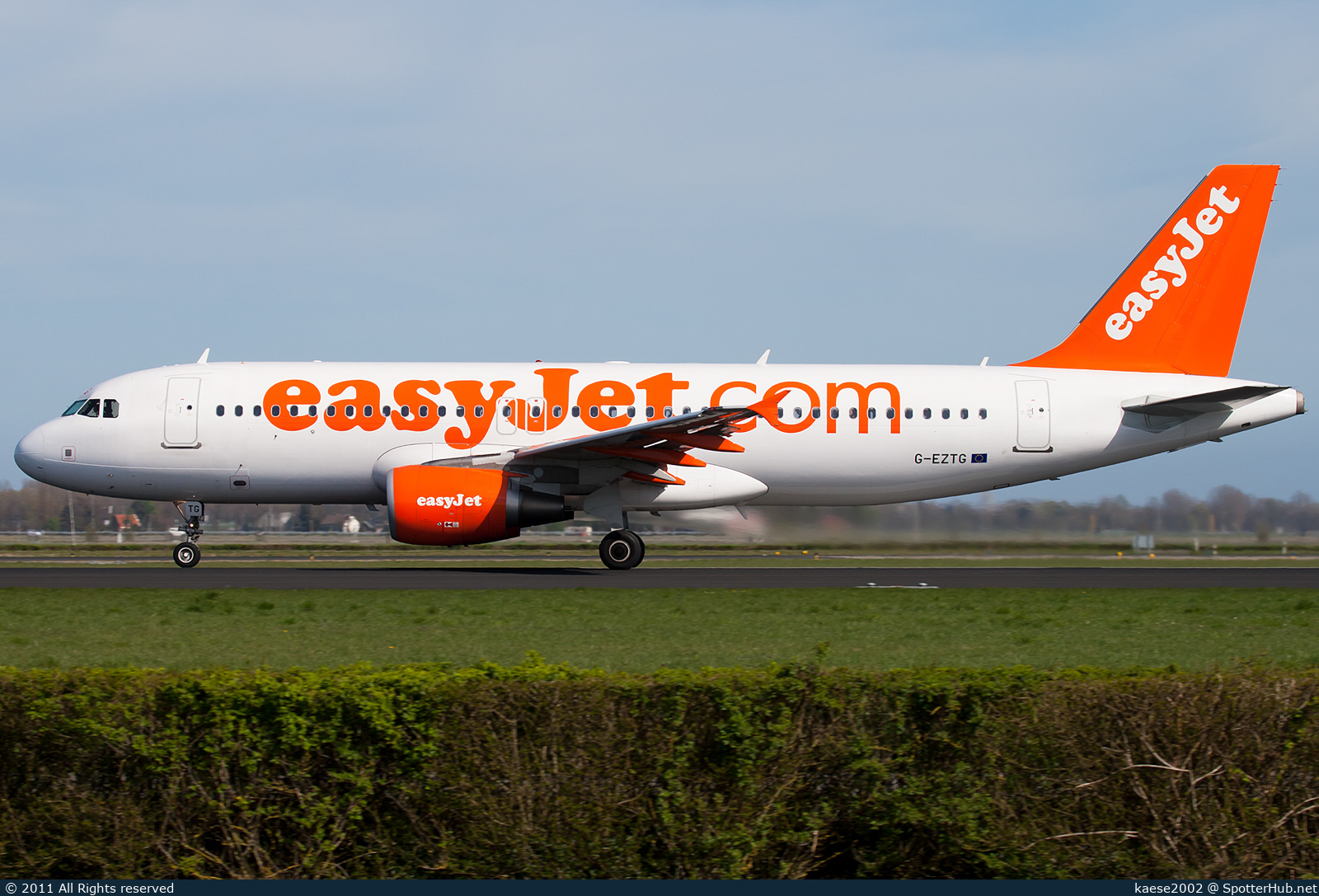 Photo of G-EZTG - Airbus A320-214 operated by easyJet