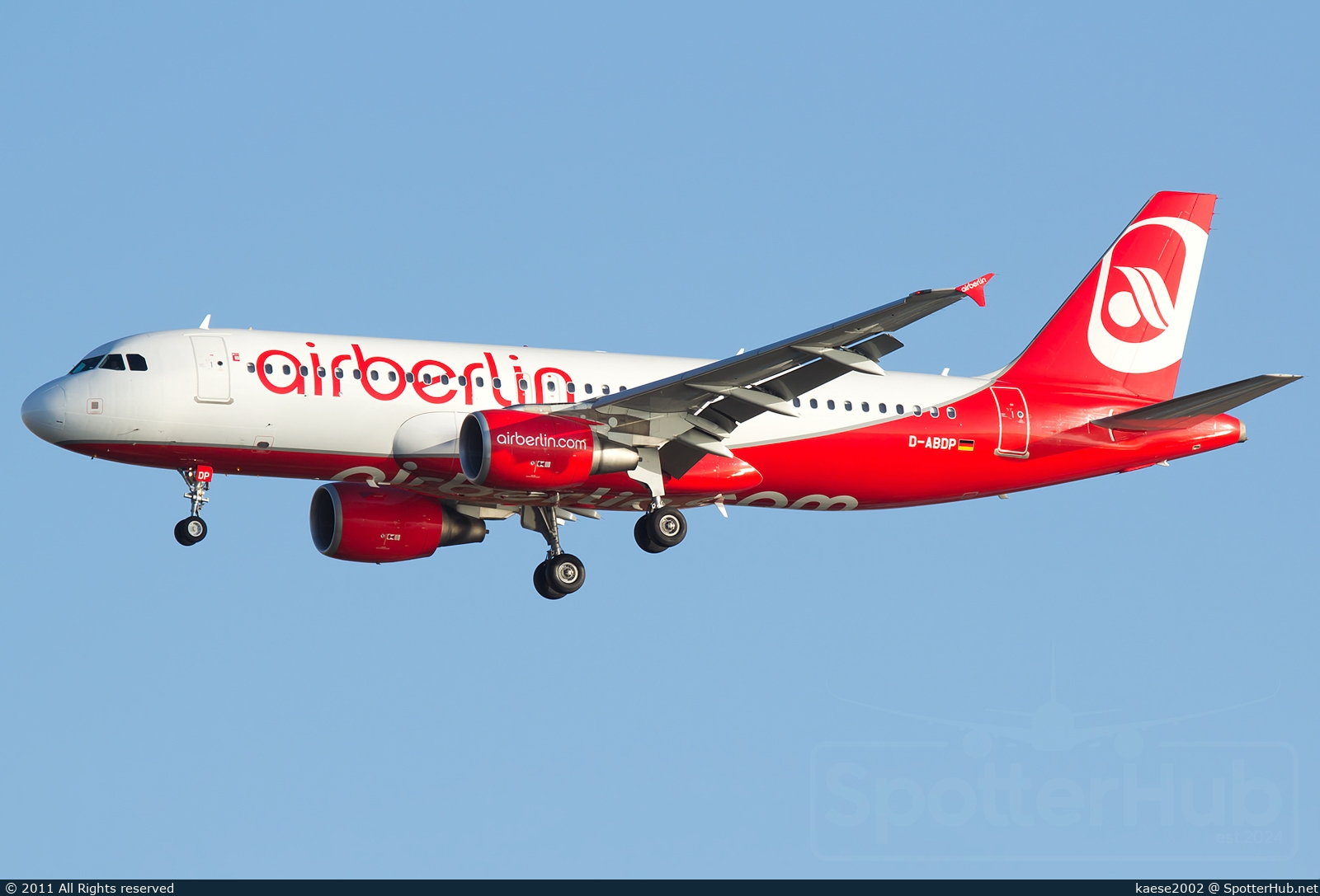 Photo of D-ABDP - Airbus A320-214 operated by Air Berlin