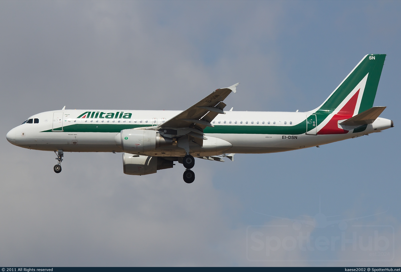 Photo of EI-DSN - Airbus A320-216 operated by Alitalia