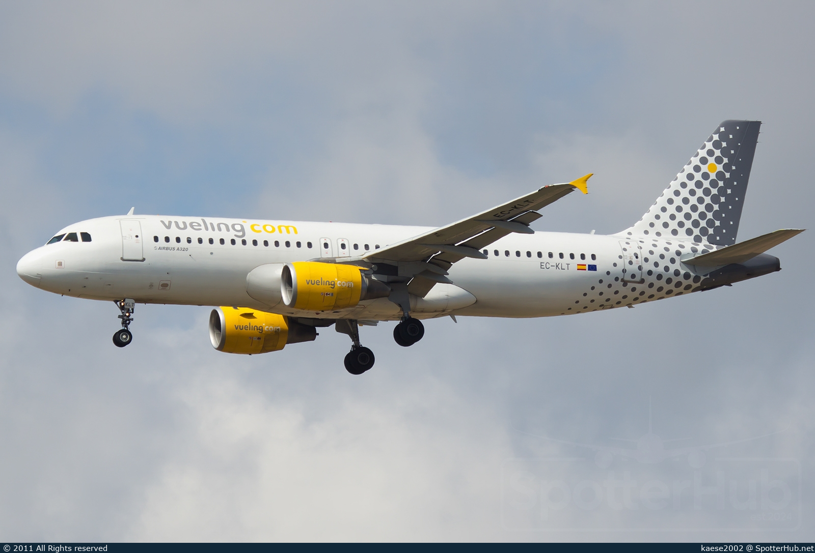 Photo of EC-KLT - Airbus A320-216 operated by Vueling