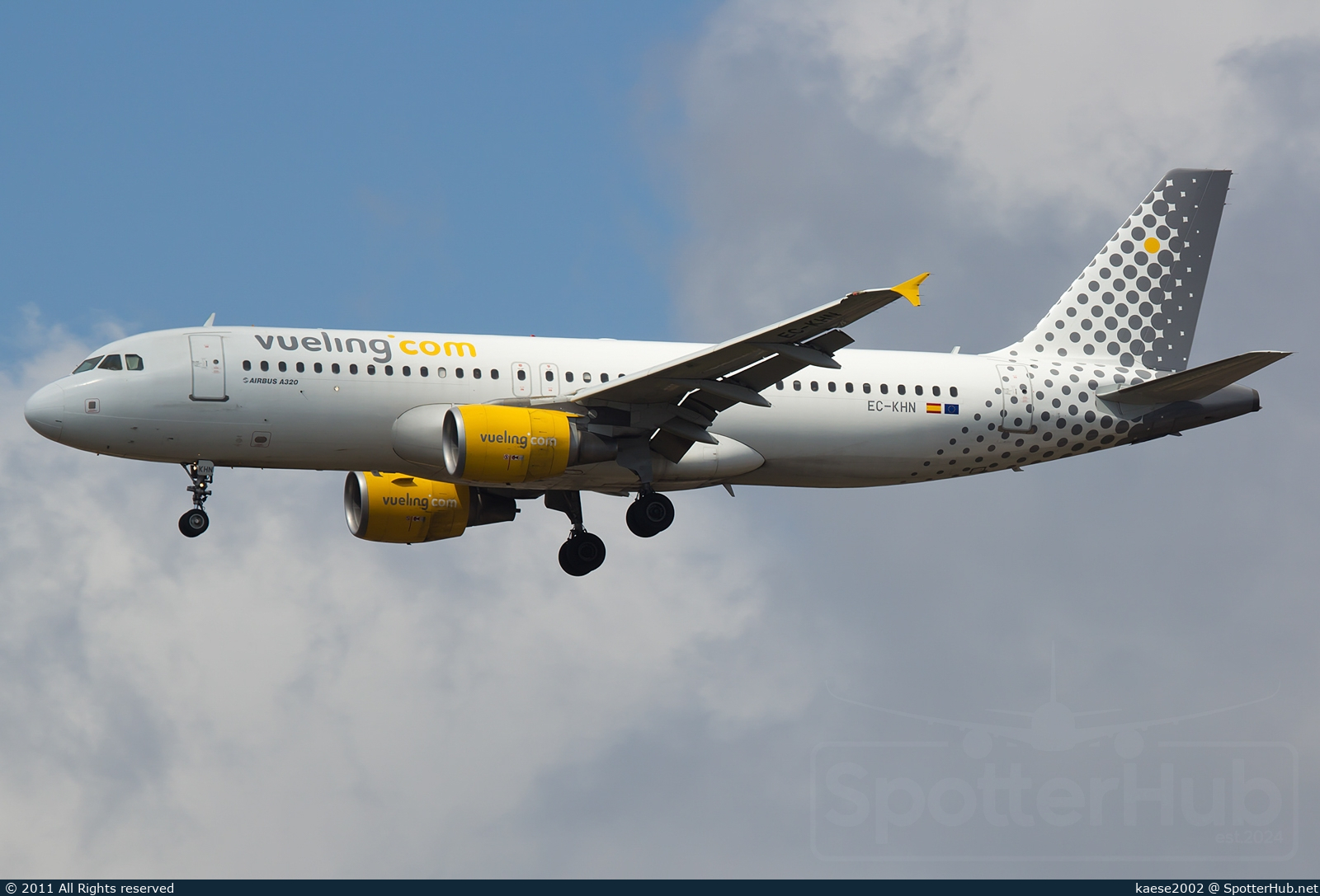 Photo of EC-KHN - Airbus A320-216 operated by Vueling