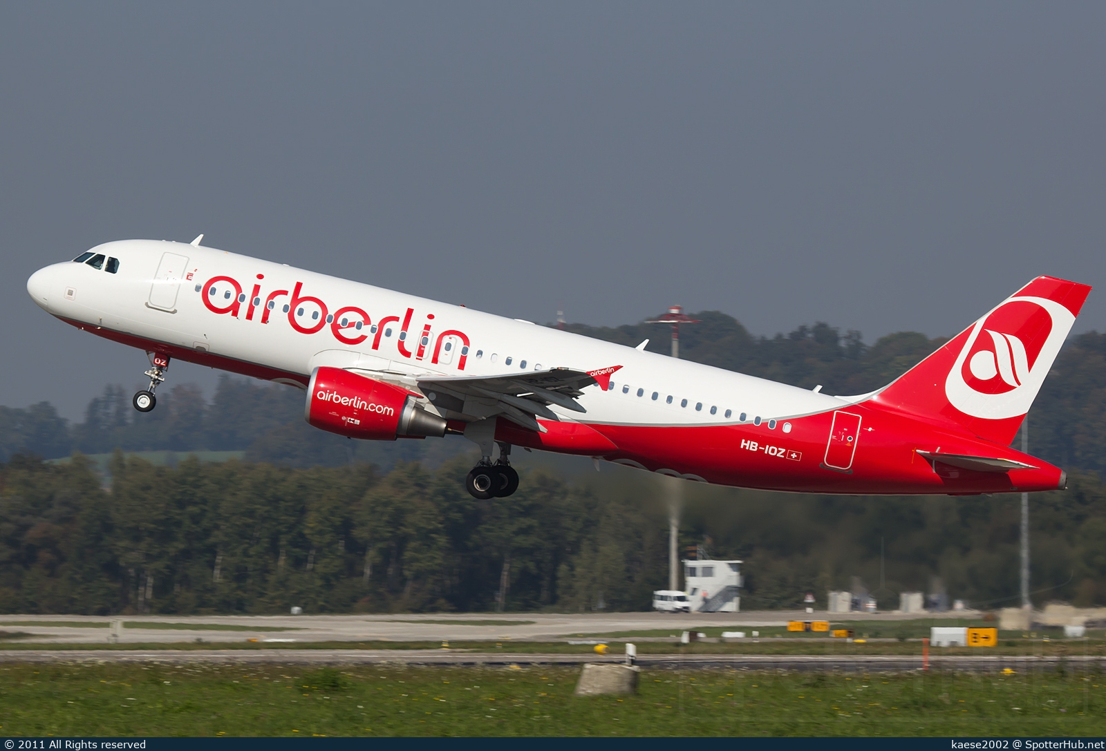 Photo of HB-IOZ - Airbus A320-214 operated by Air Berlin (opb Belair Airlines)